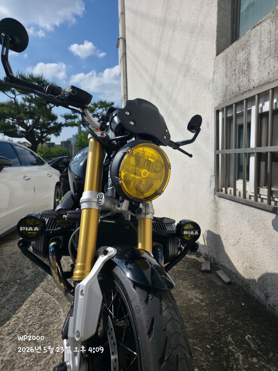 BMW R nine T 2023 화이트 사진 1