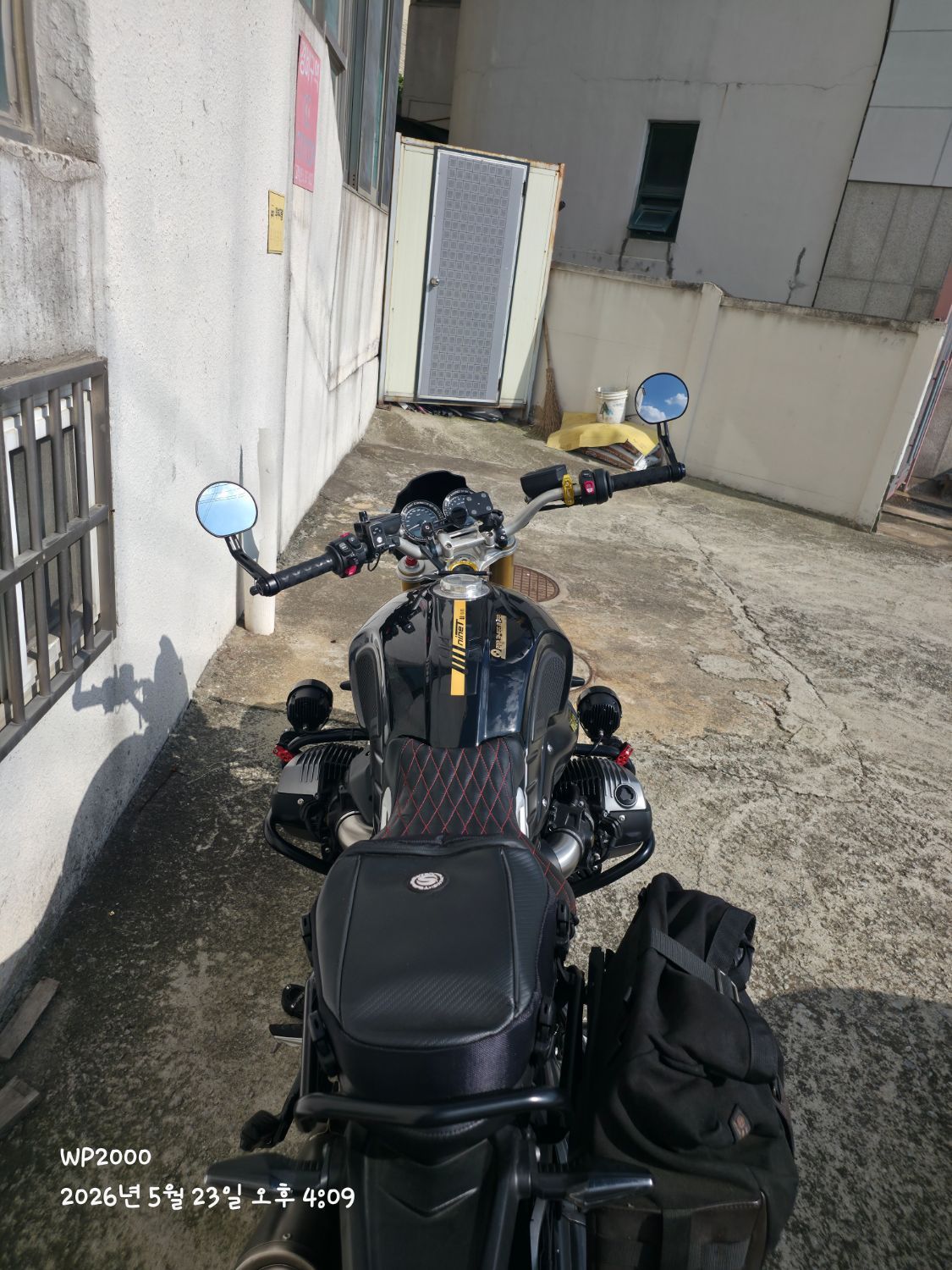 BMW R nine T 2023 화이트 사진 6
