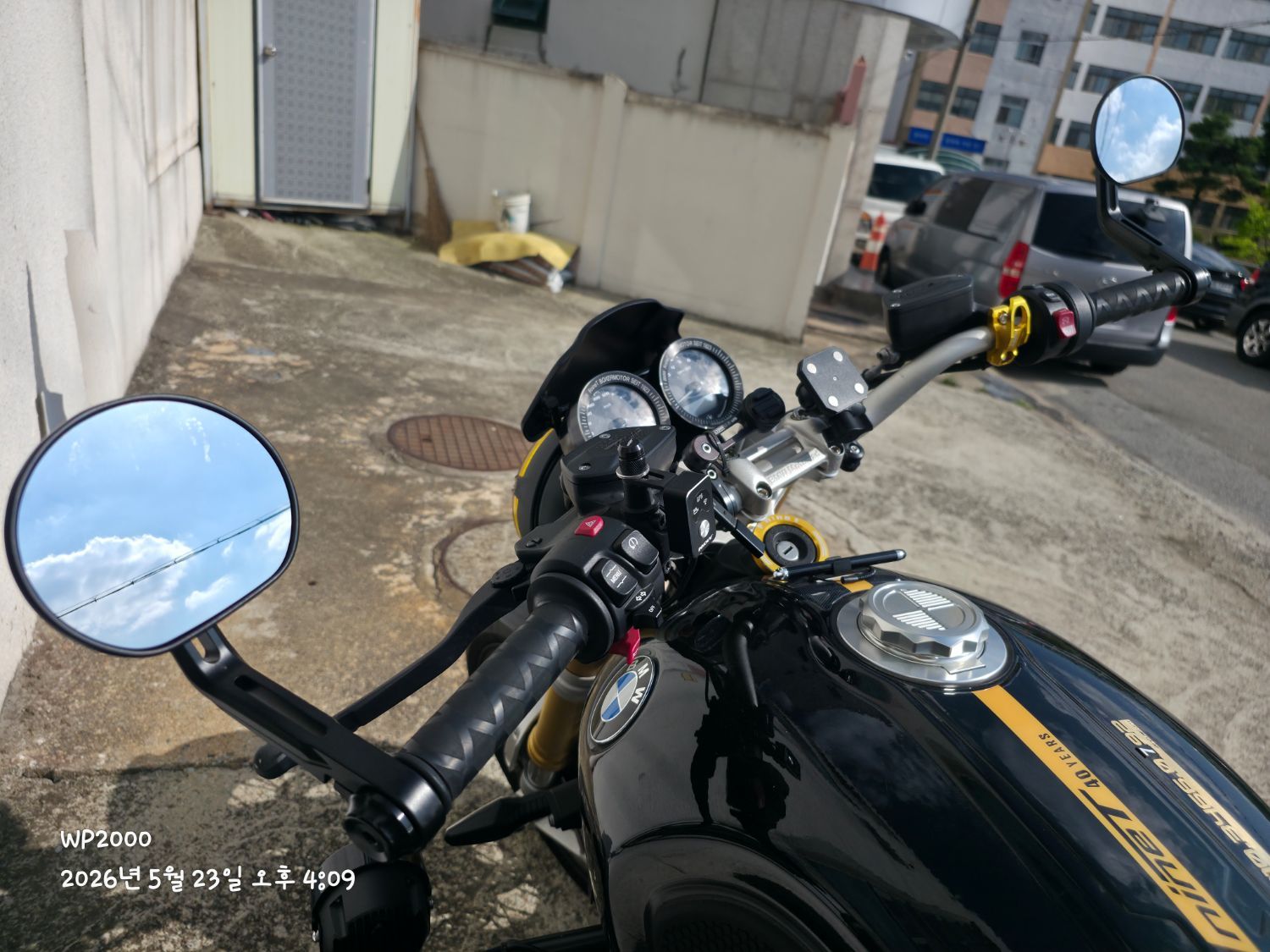 BMW R nine T 2023 화이트 사진 7