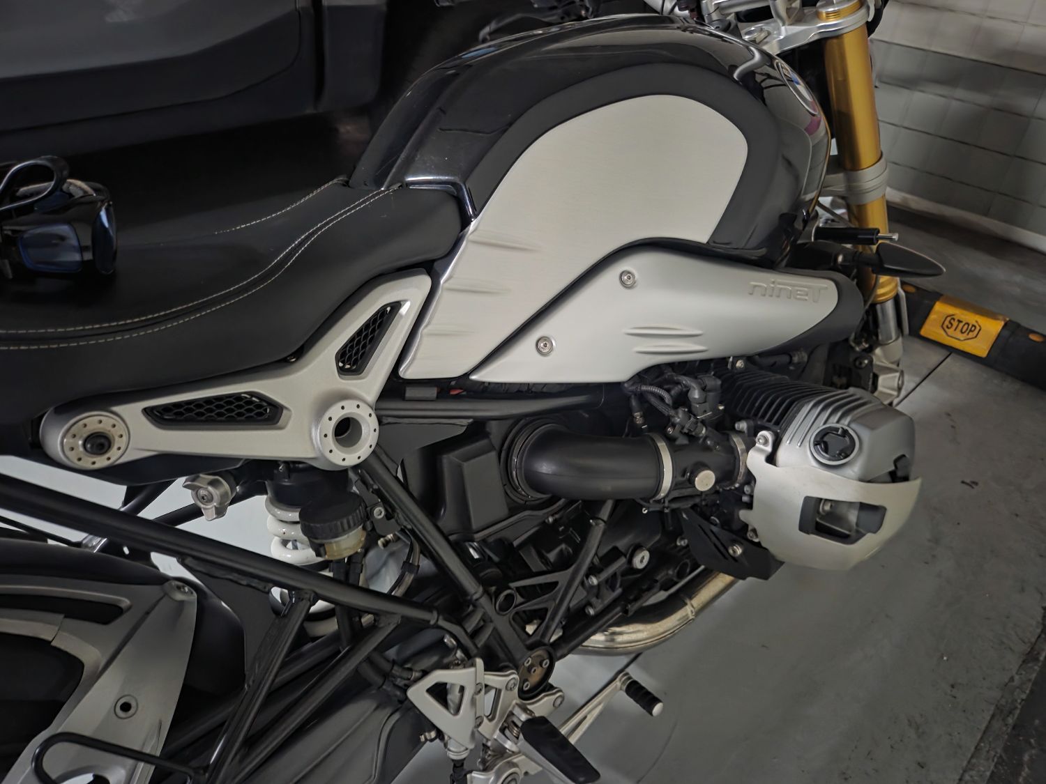 BMW R nine T 2016 블랙 사진 3
