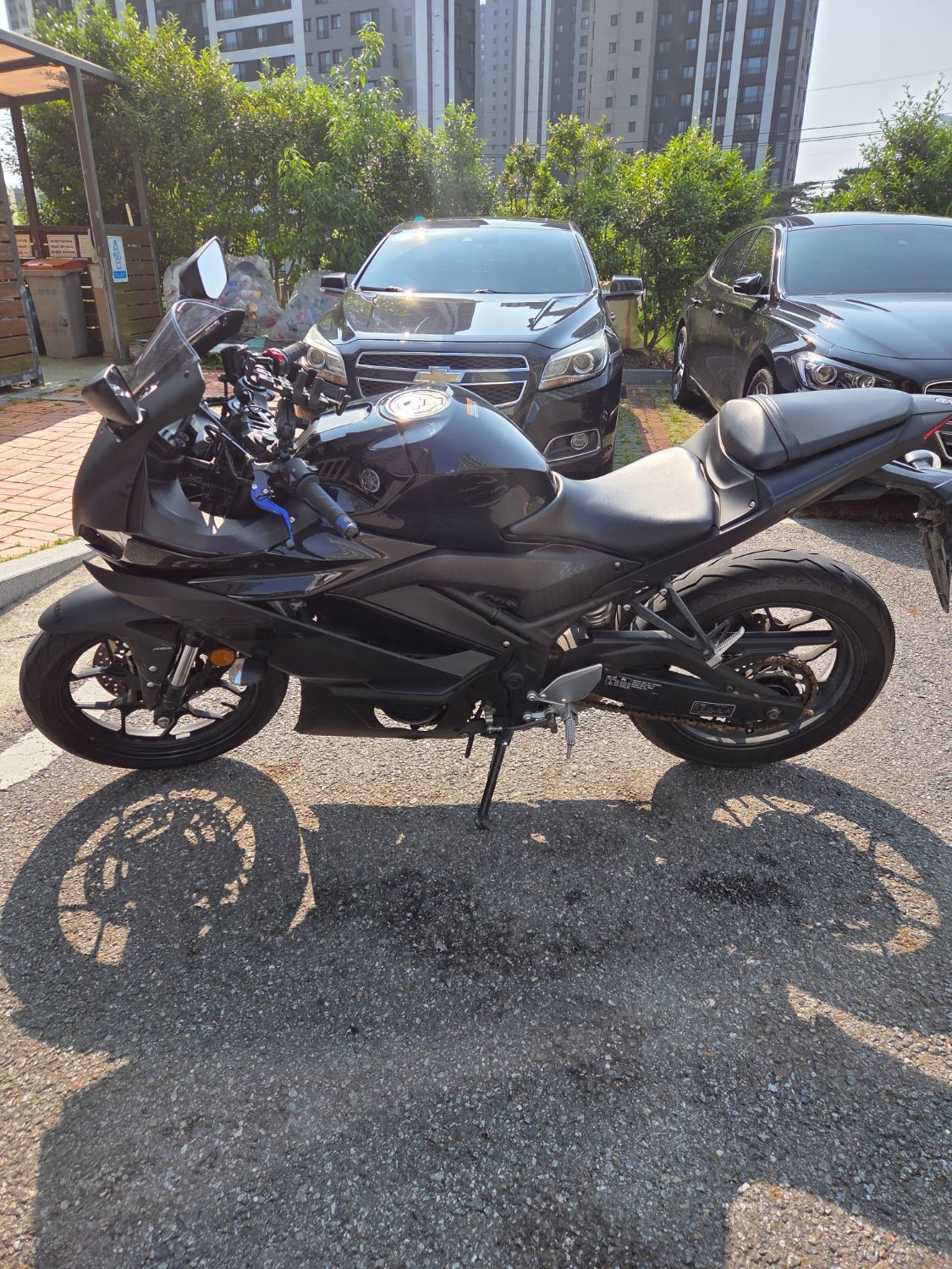 야마하 YZF R3 thumb 2