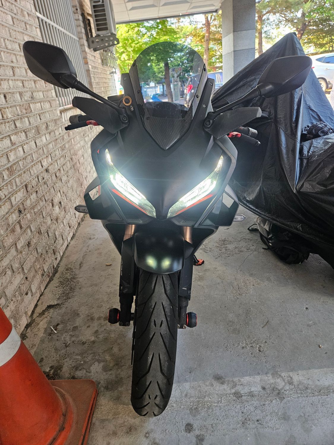 혼다 CBR 650 R MT more