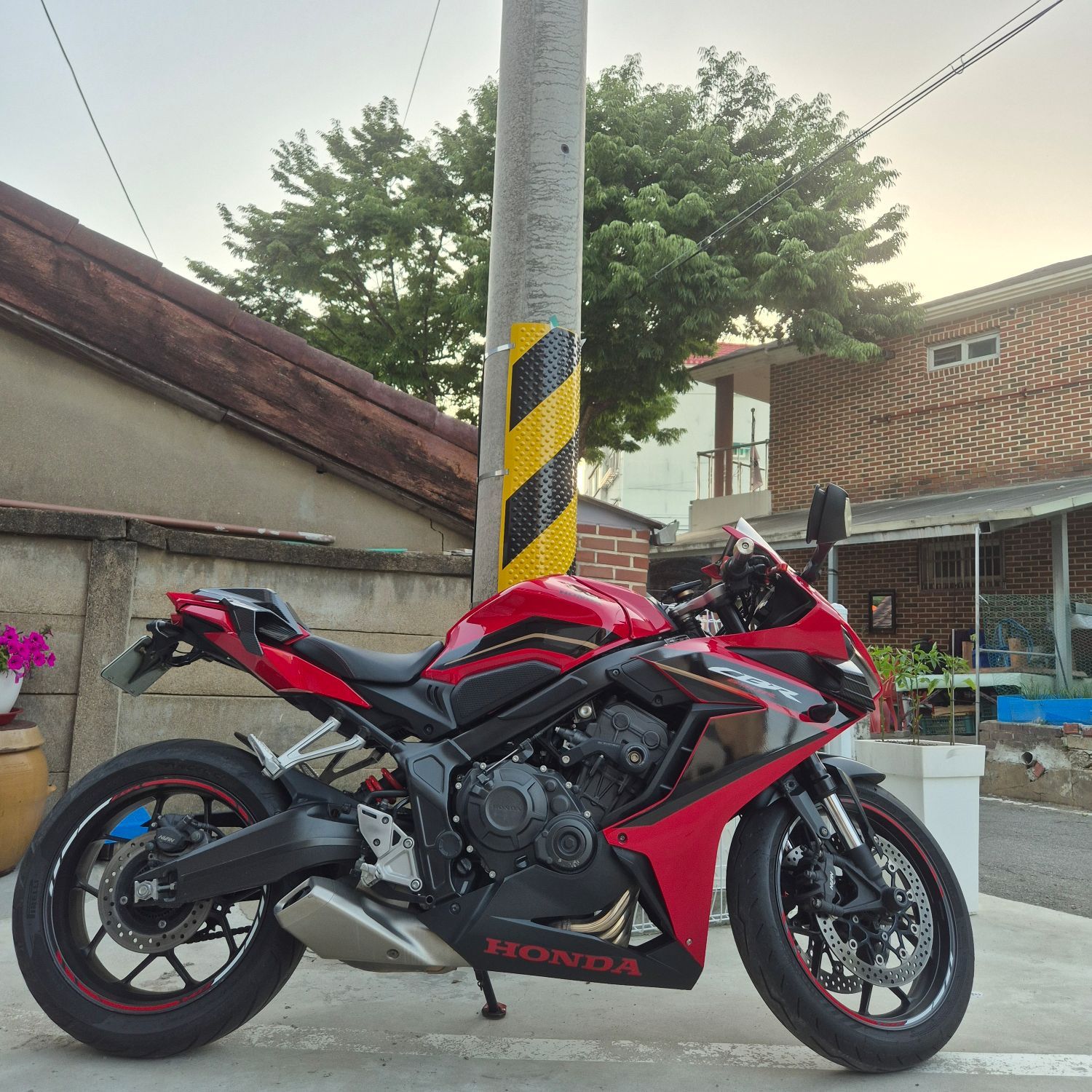 혼다 CBR 650 R MT more