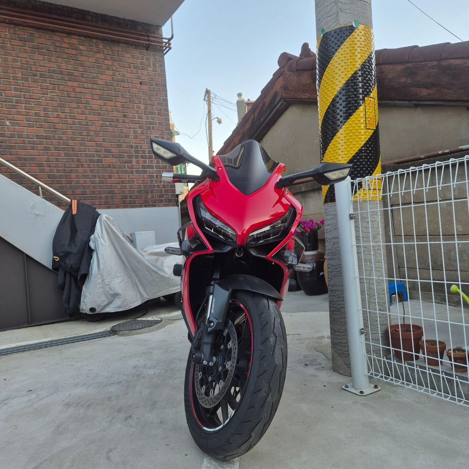 혼다 CBR 650 R MT main