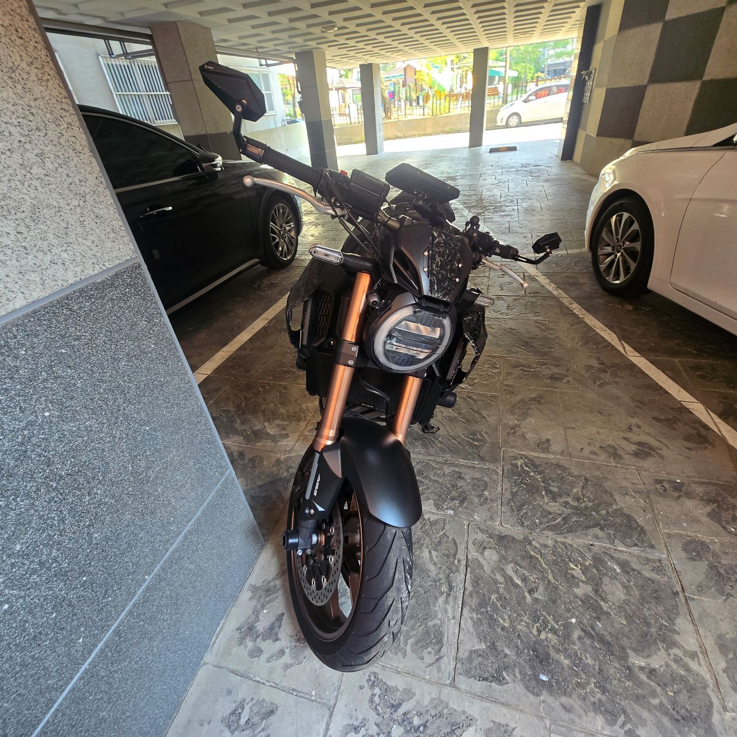 혼다 CB 650 R more