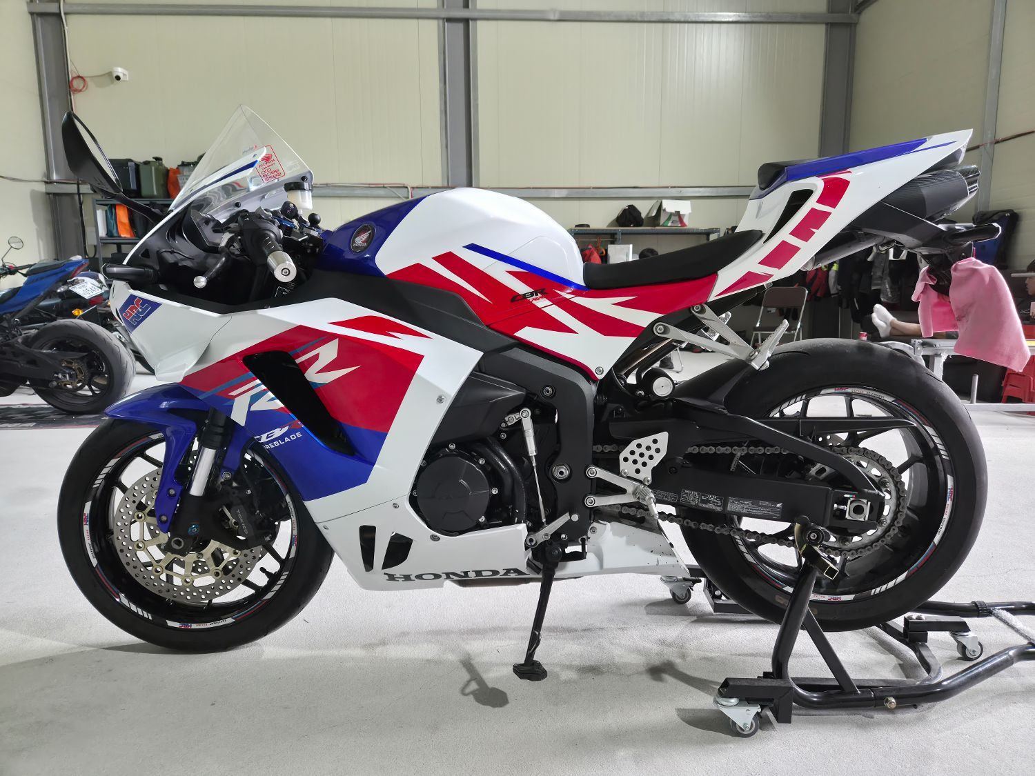 혼다 CBR 600 RR 2025 화이트
