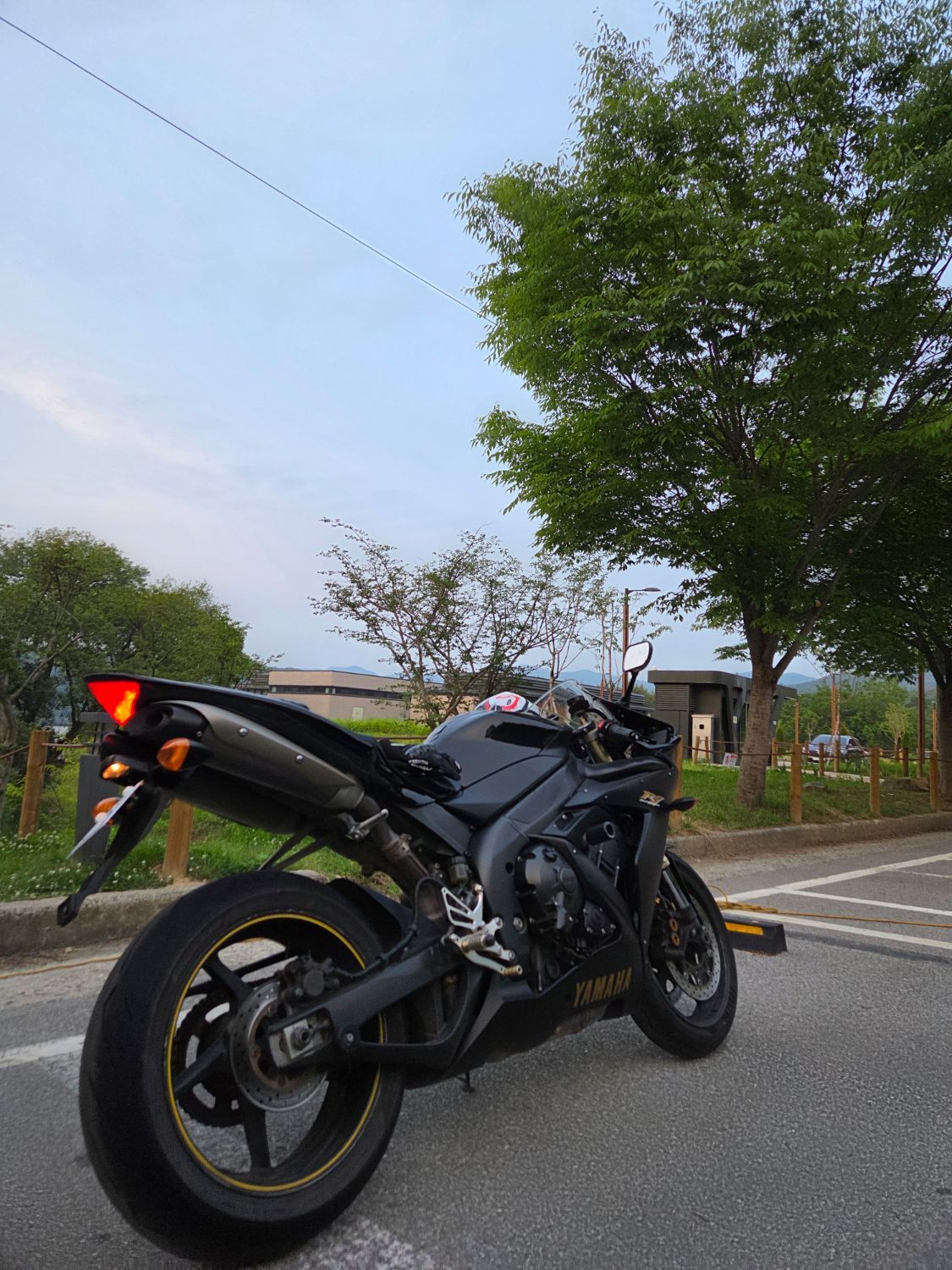 야마하 YZF R1 more