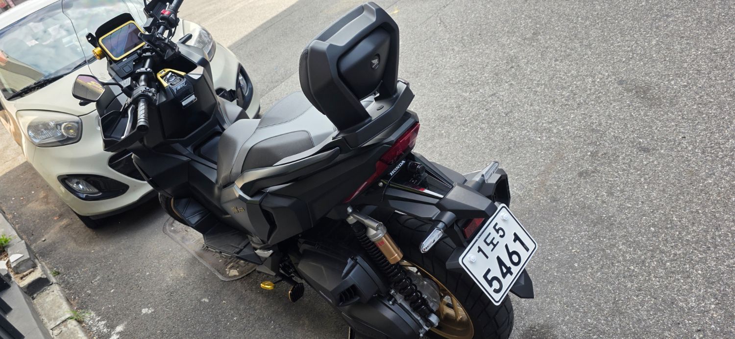 혼다 ADV 350 more