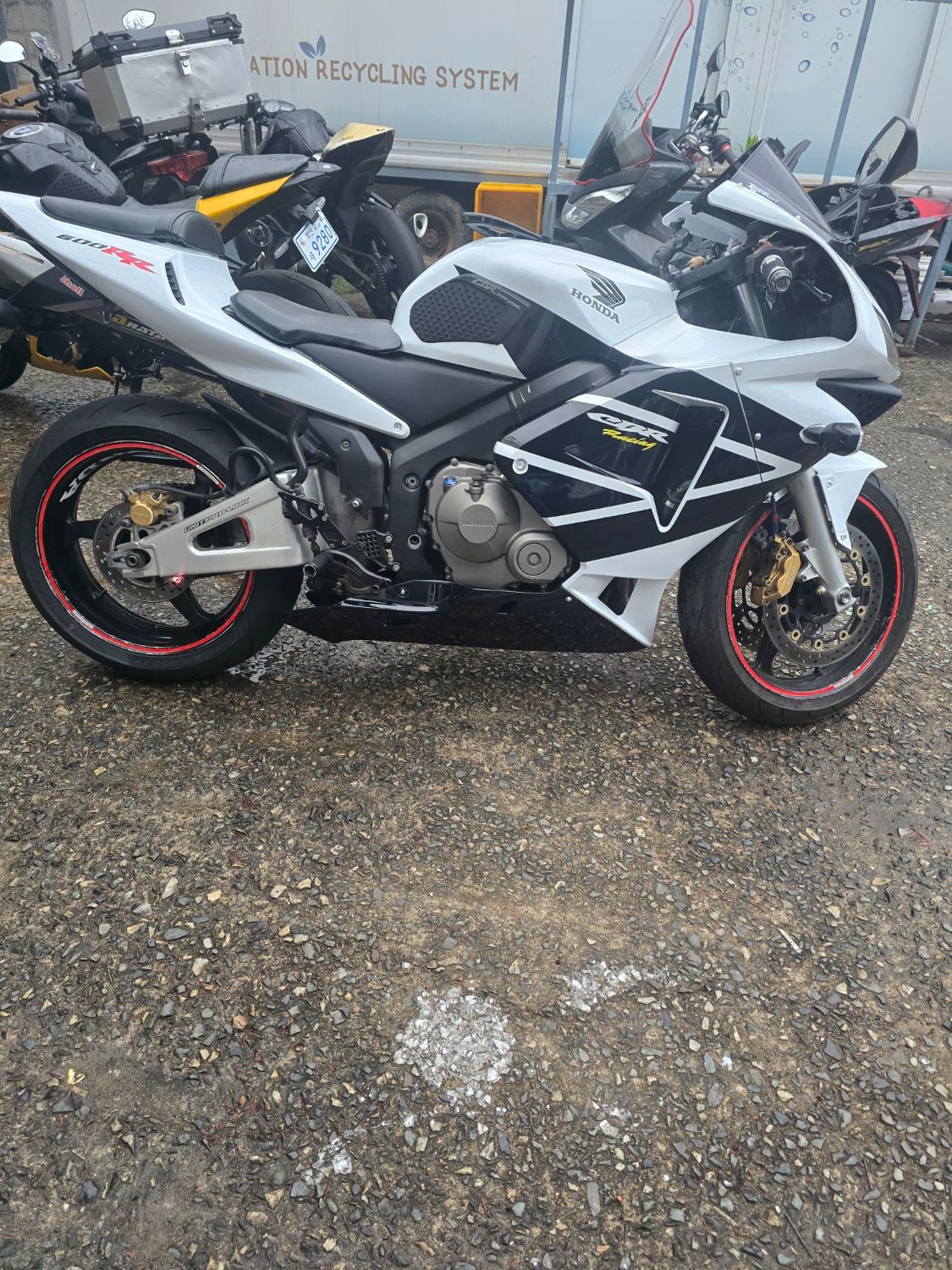 혼다 CBR 600 RR main