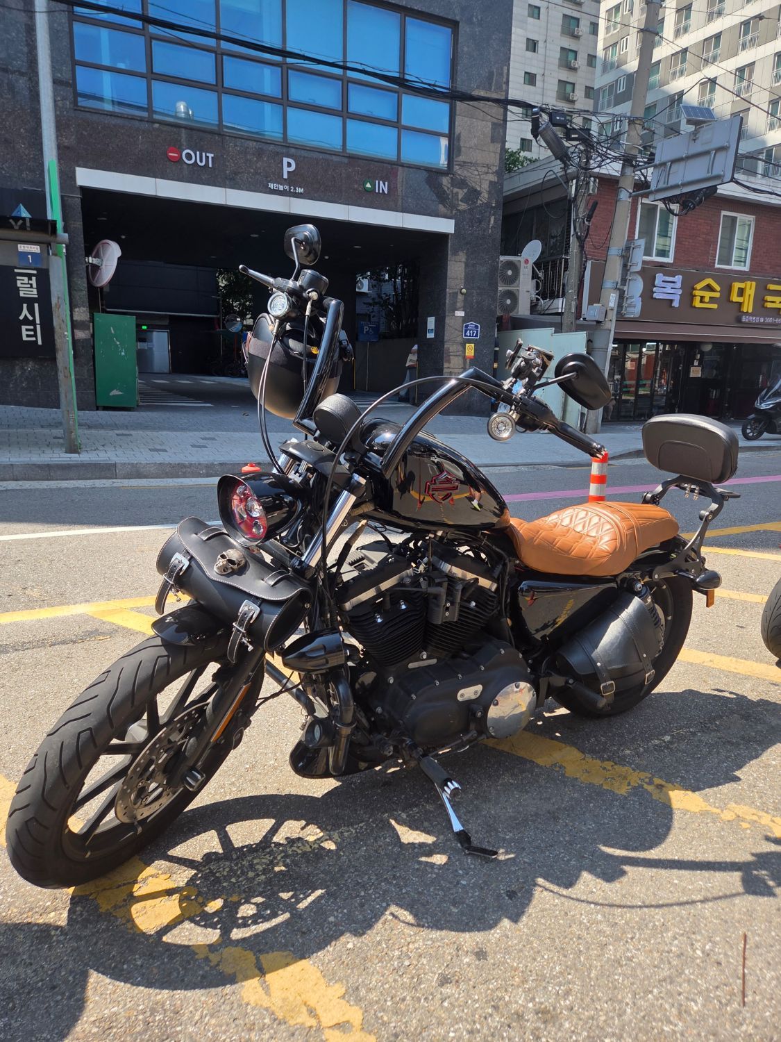 할리데이비슨 아이언 883 more