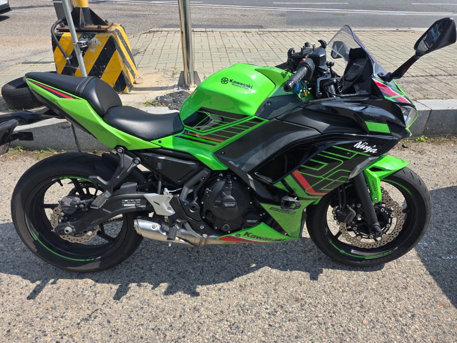 가와사키 닌자 650 main