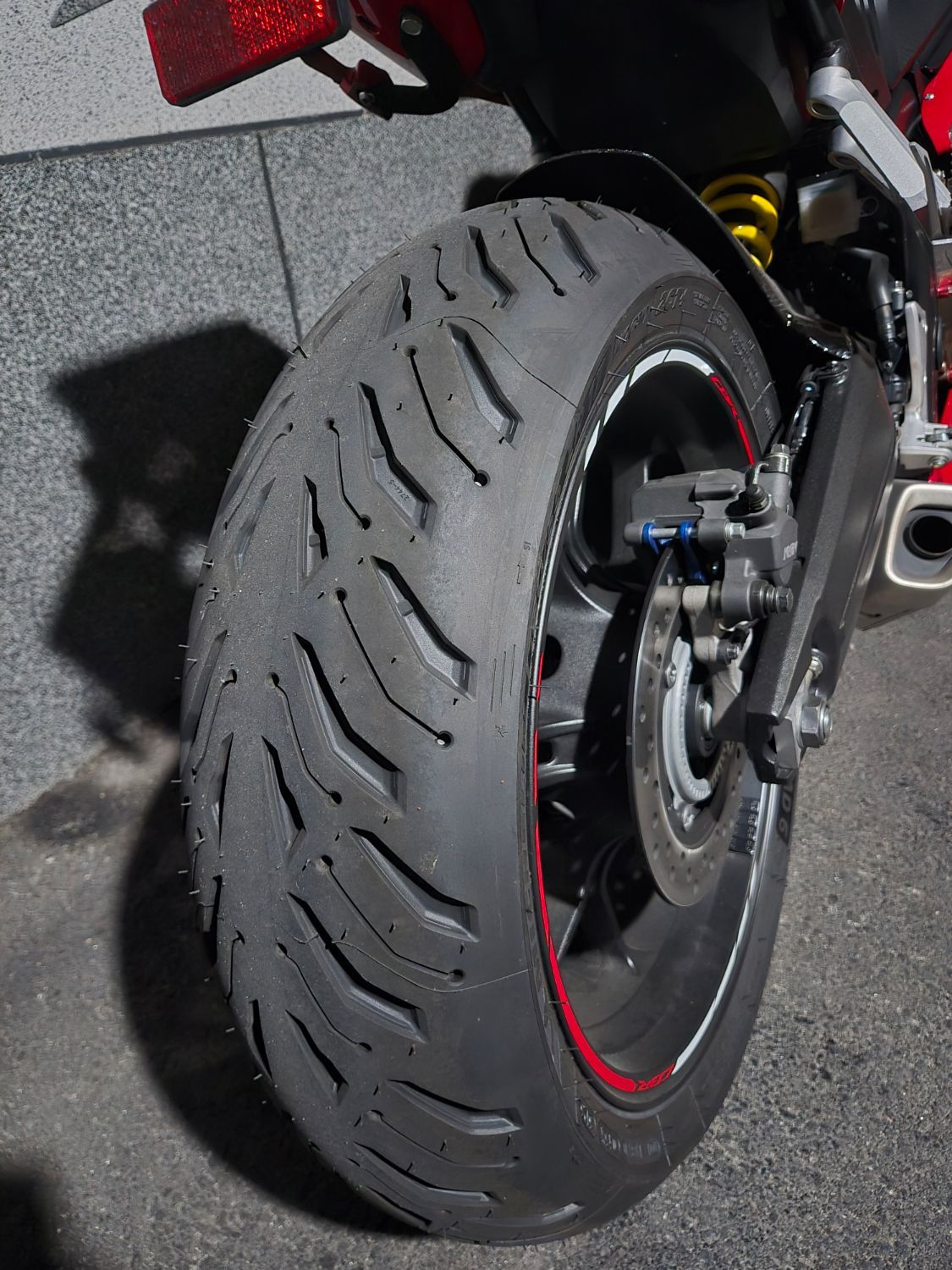 혼다 CBR 650 R MT thumb 2