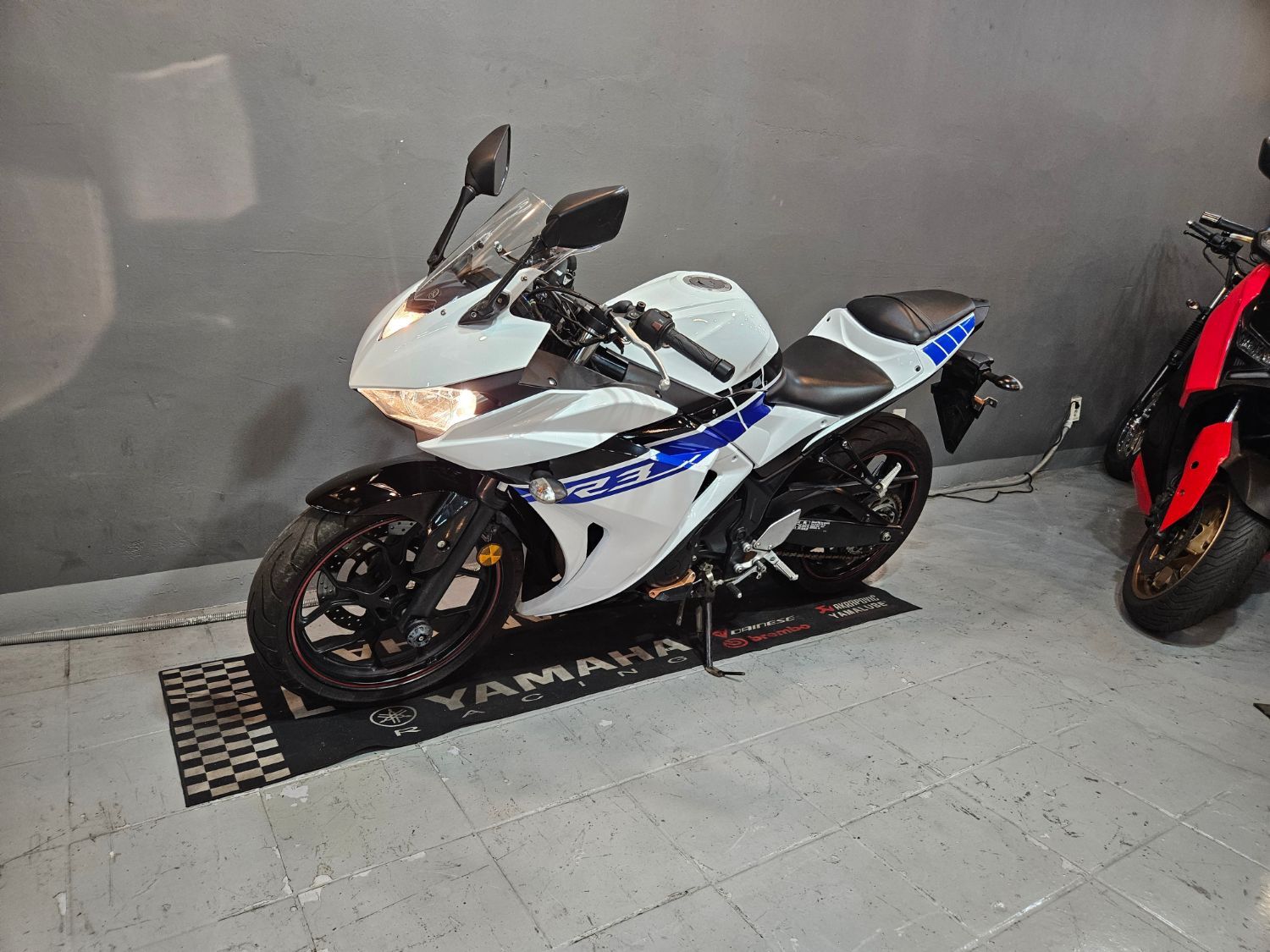 야마하 YZF R3 main