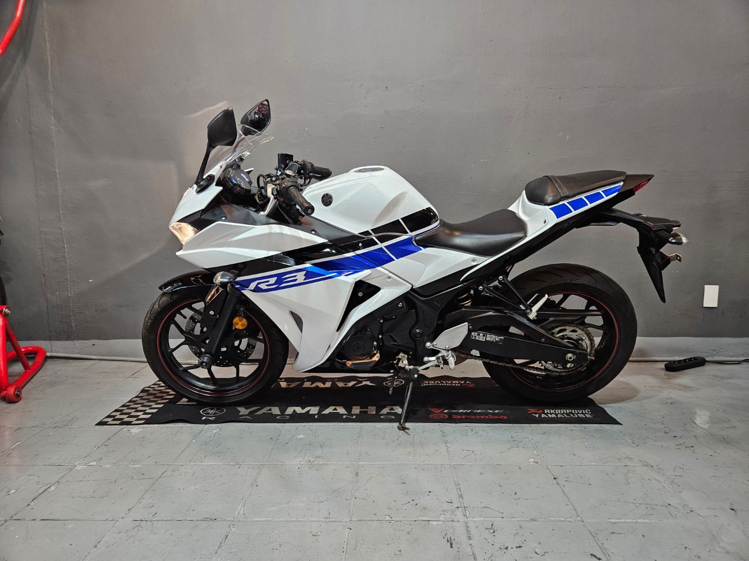 야마하 YZF R3 thumb 2