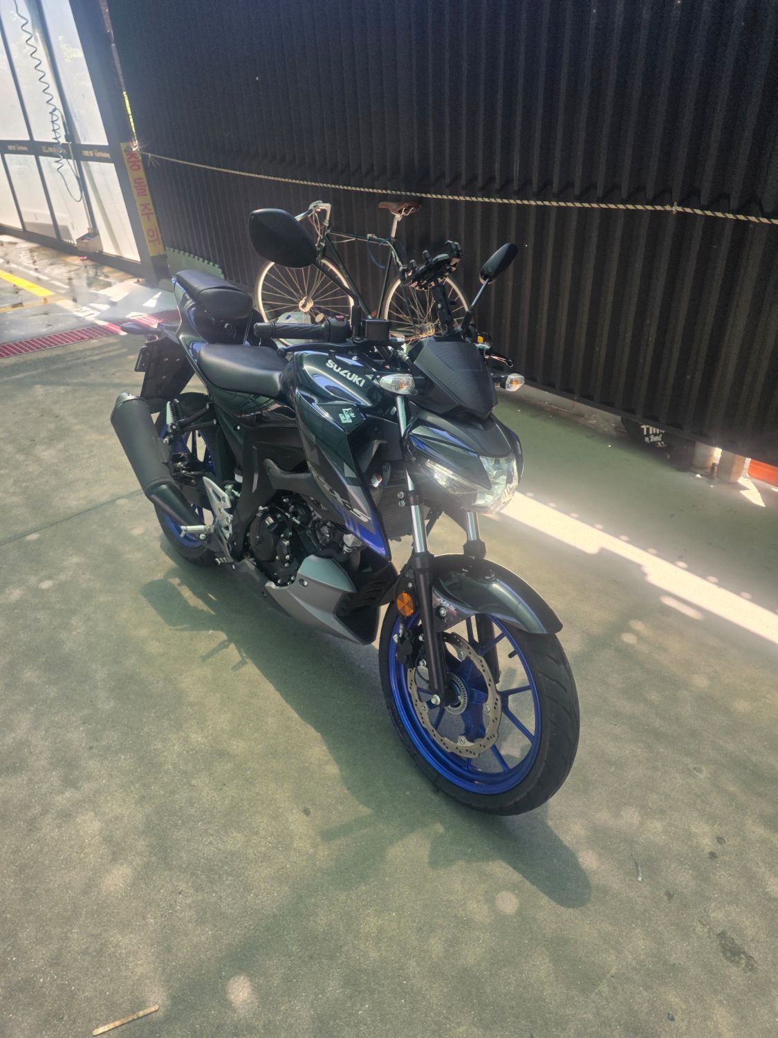 스즈키 GSX S 125 thumb 2