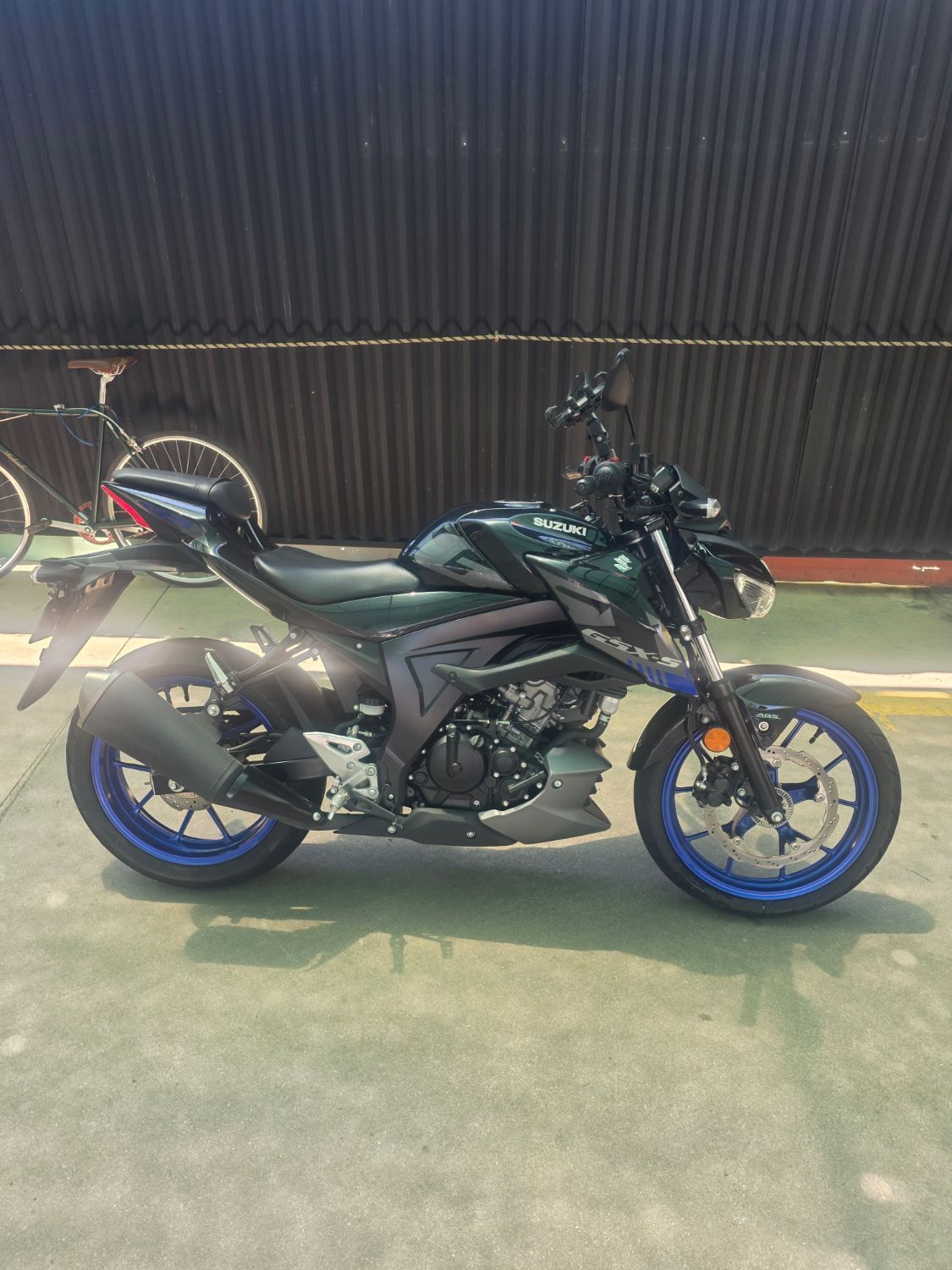 스즈키 GSX S 125 more