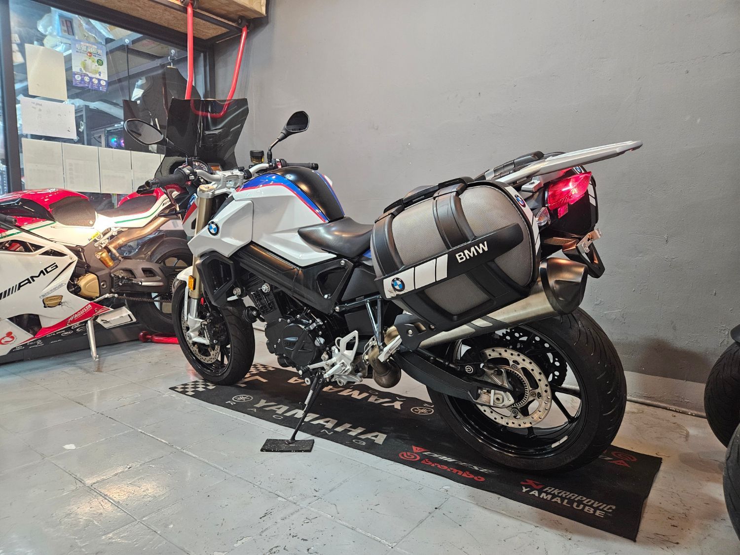 BMW F 800 R more