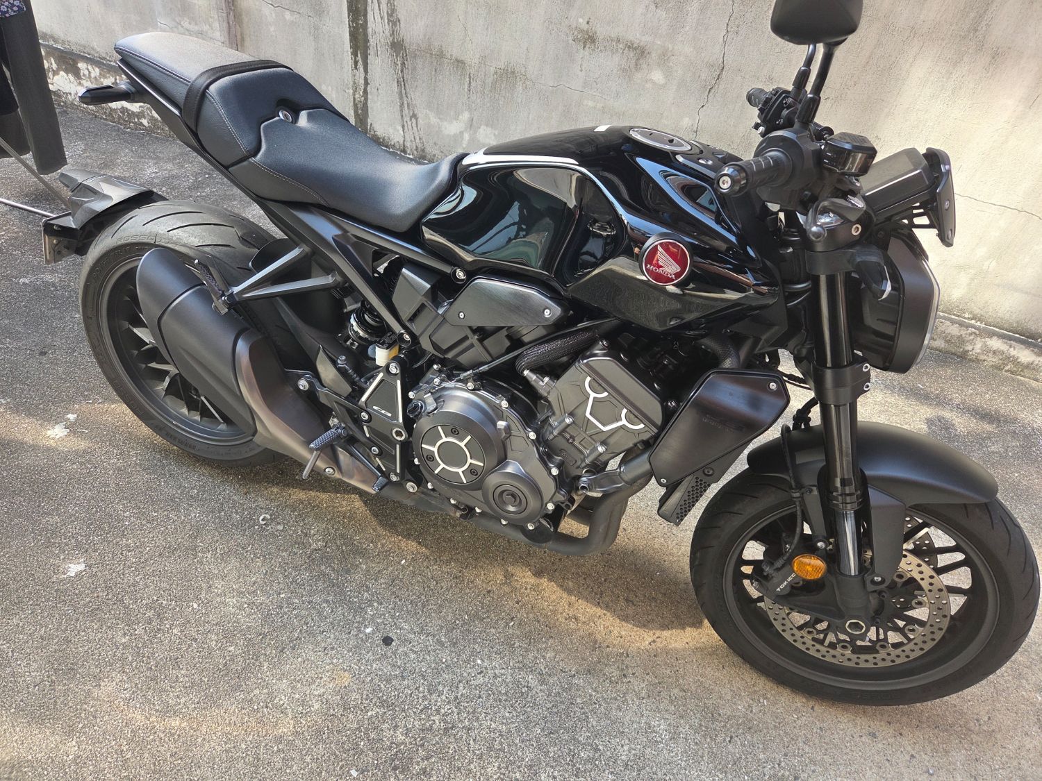 혼다 CB 1000 R more