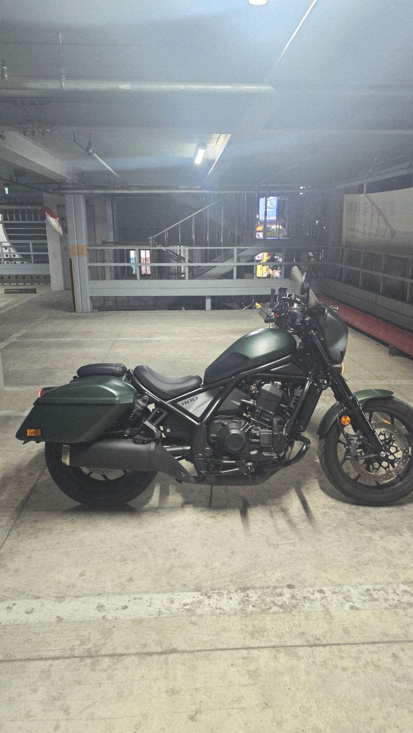 혼다 레블 1100T DCT 2024 블랙 사진 4