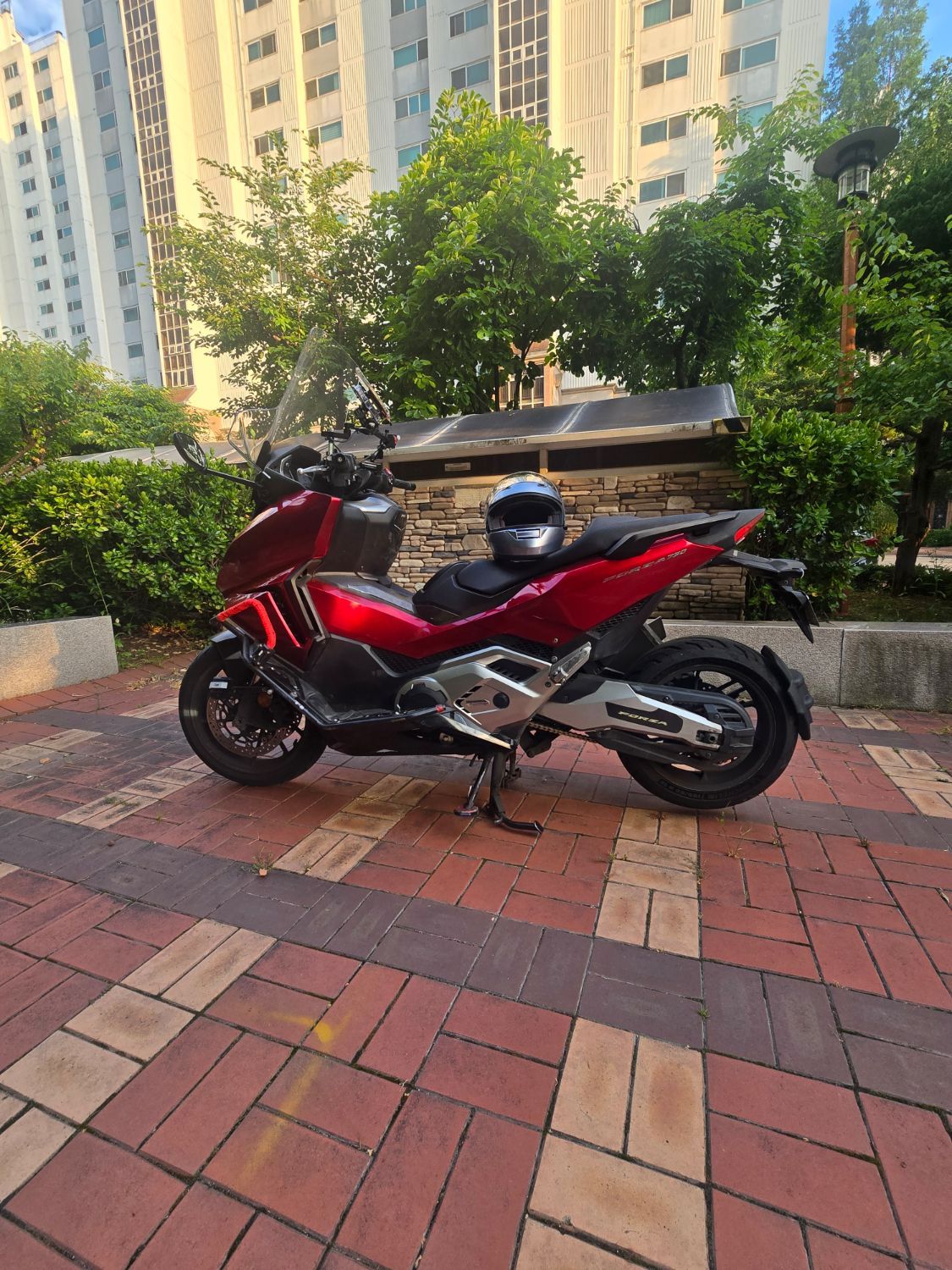 혼다 포르자 750 main