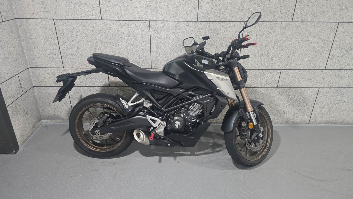 혼다 CB 125 R more