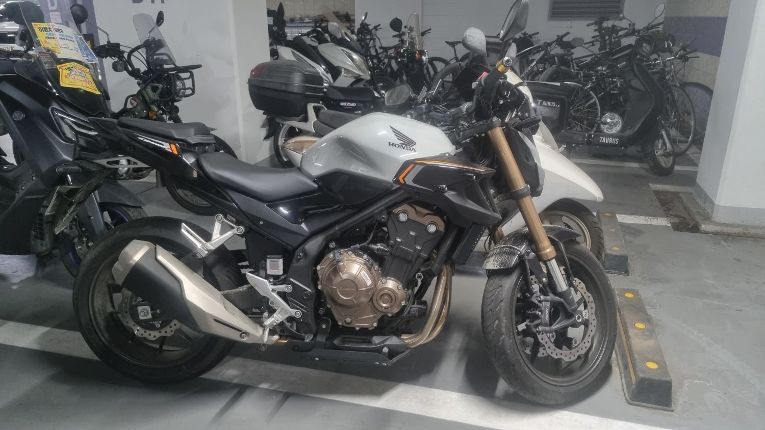 혼다 CB 500 F main