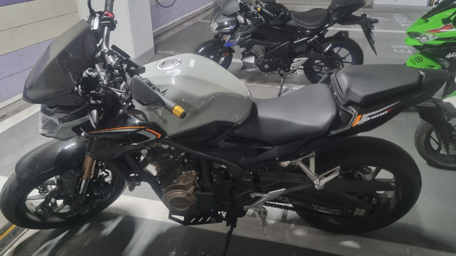 혼다 CB 500 F more