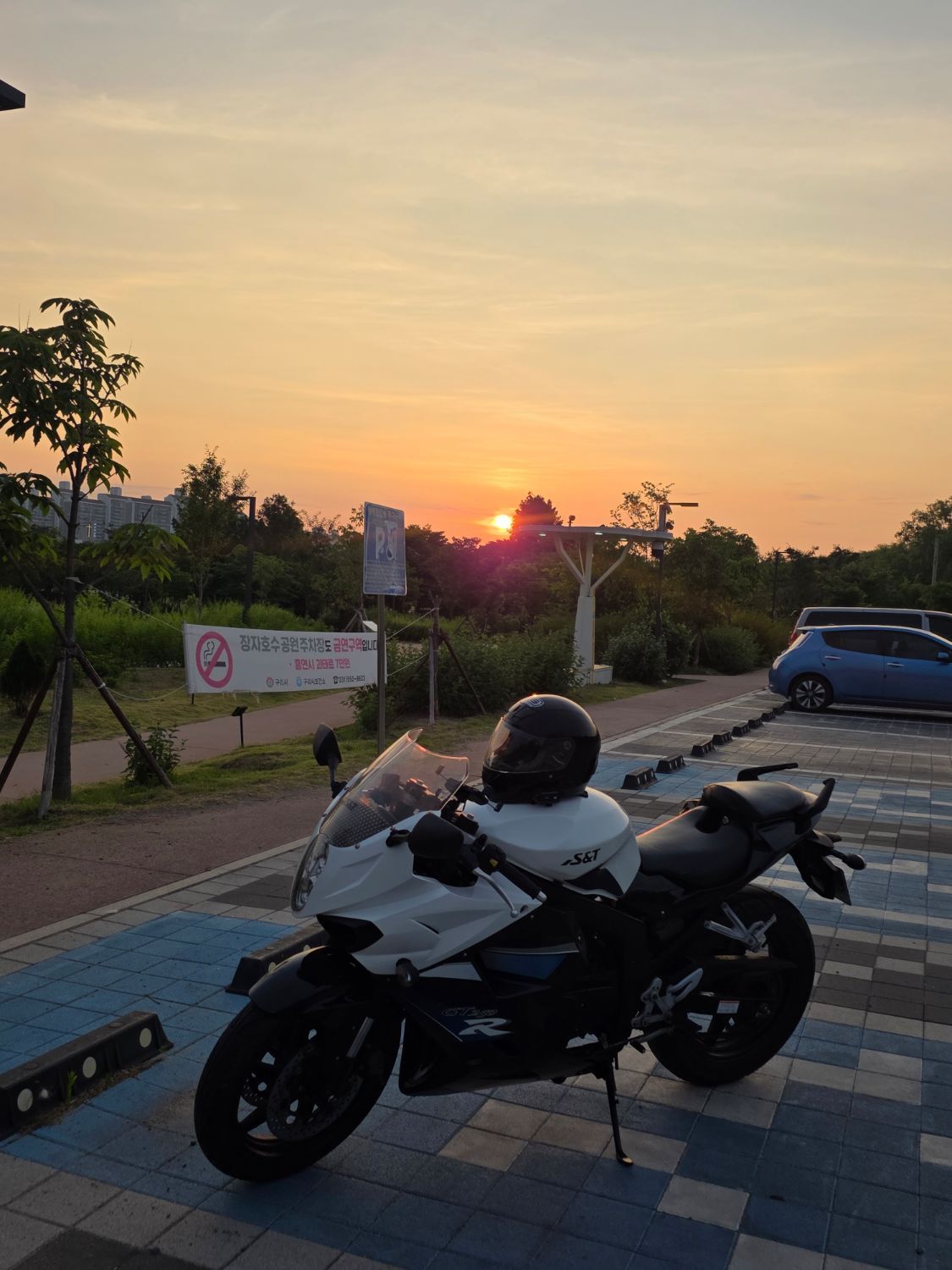 KR모터스 코멧 250 R main