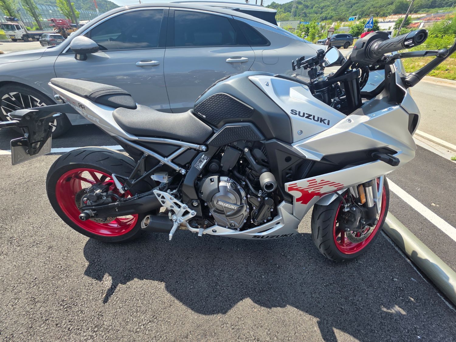 스즈키 GSX 8R thumb 2