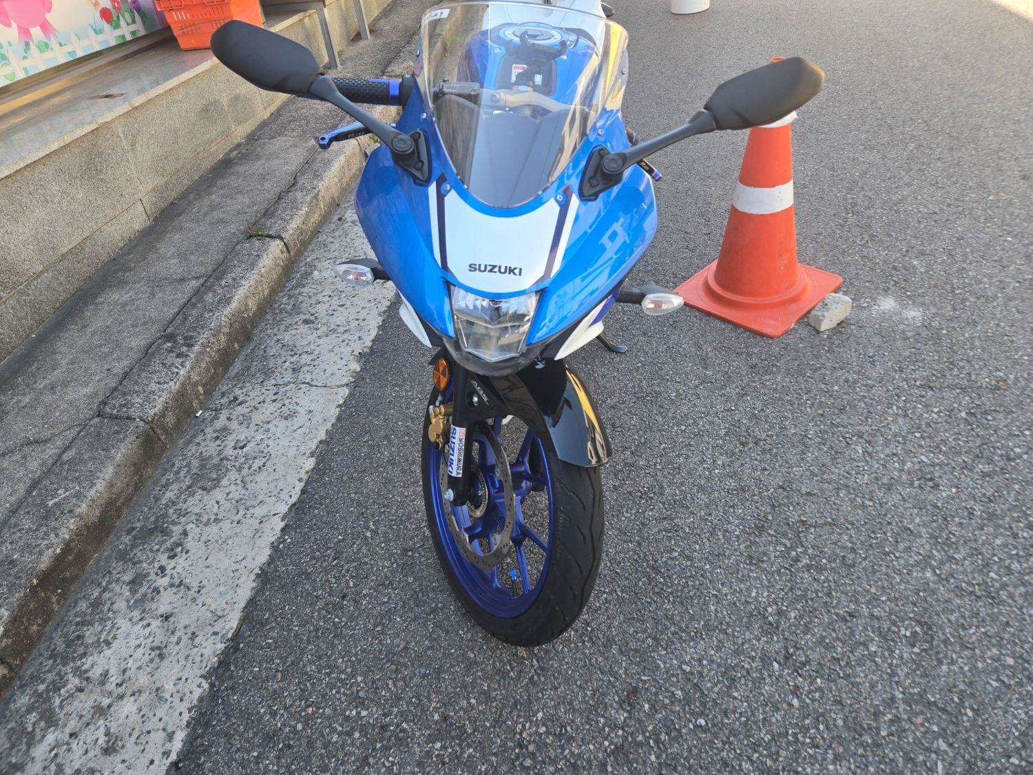 스즈키 GSX R 125 ABS thumb 2