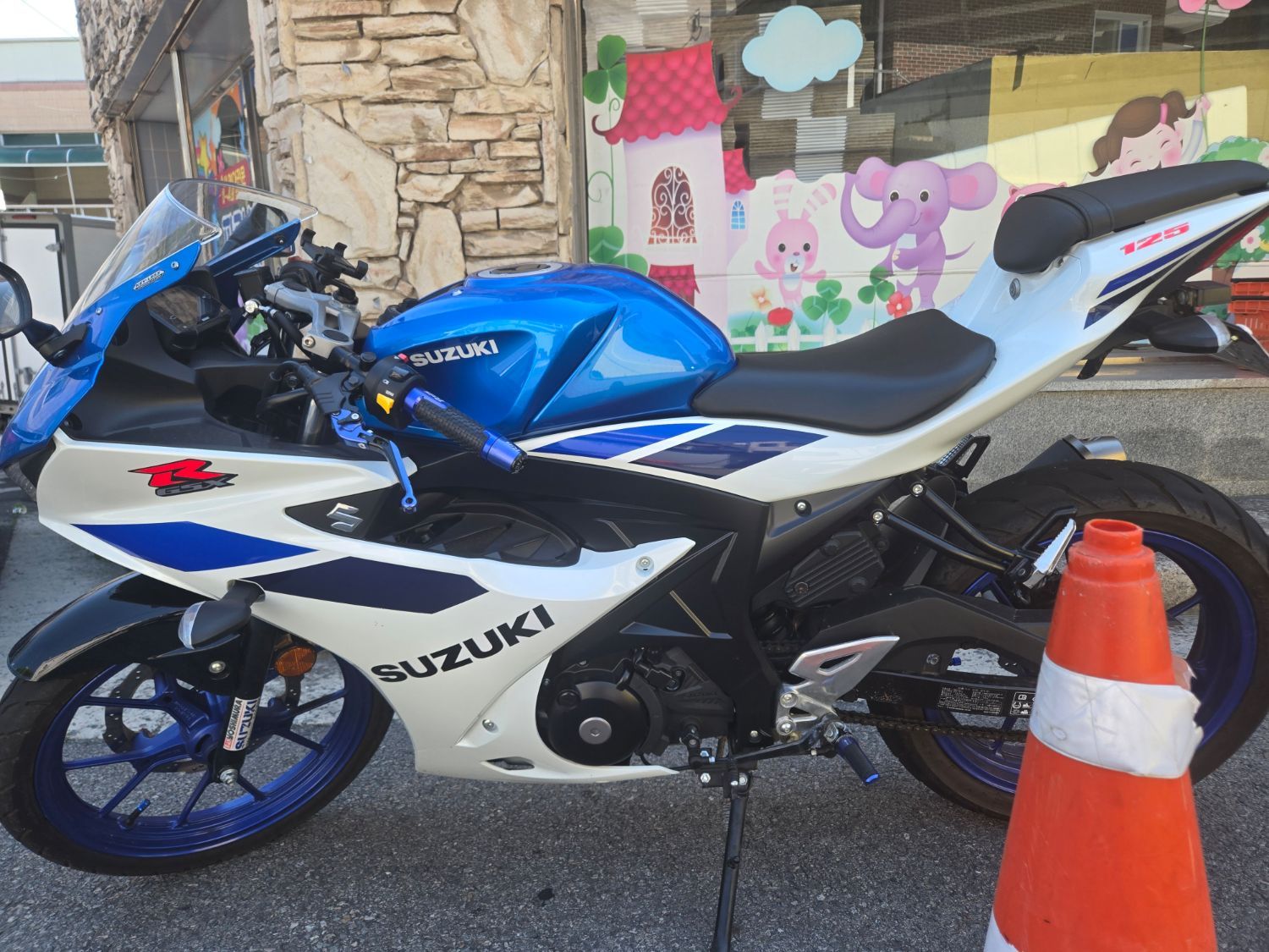 스즈키 GSX R 125 ABS more