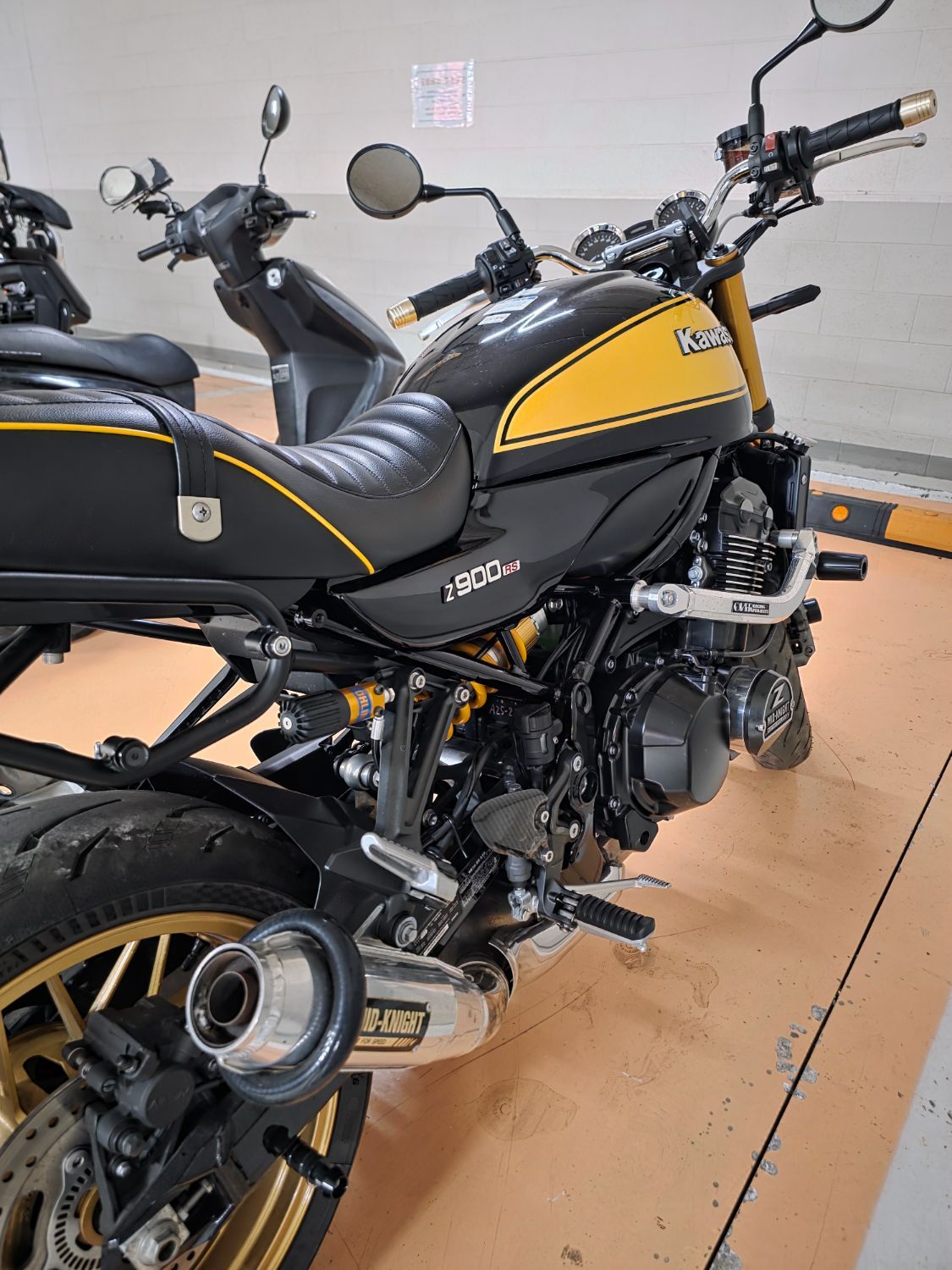 가와사키 Z 900 RS SE thumb 2