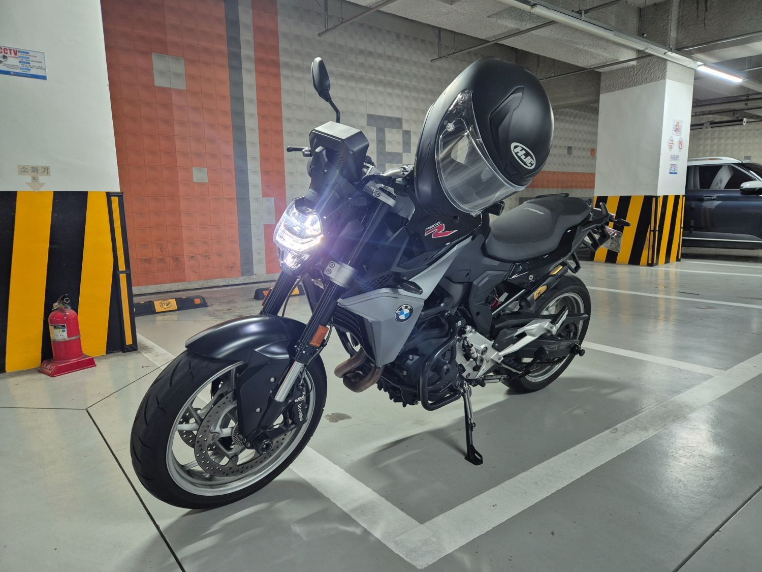 BMW F 900 R more