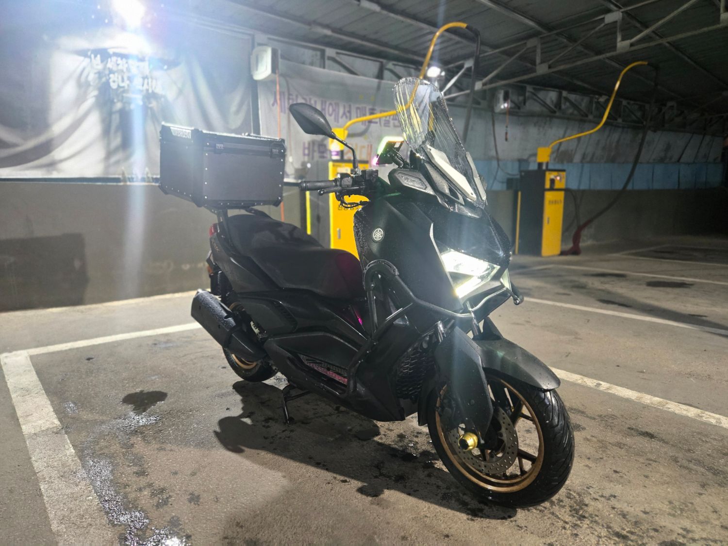 야마하 XMAX 300 ABS main