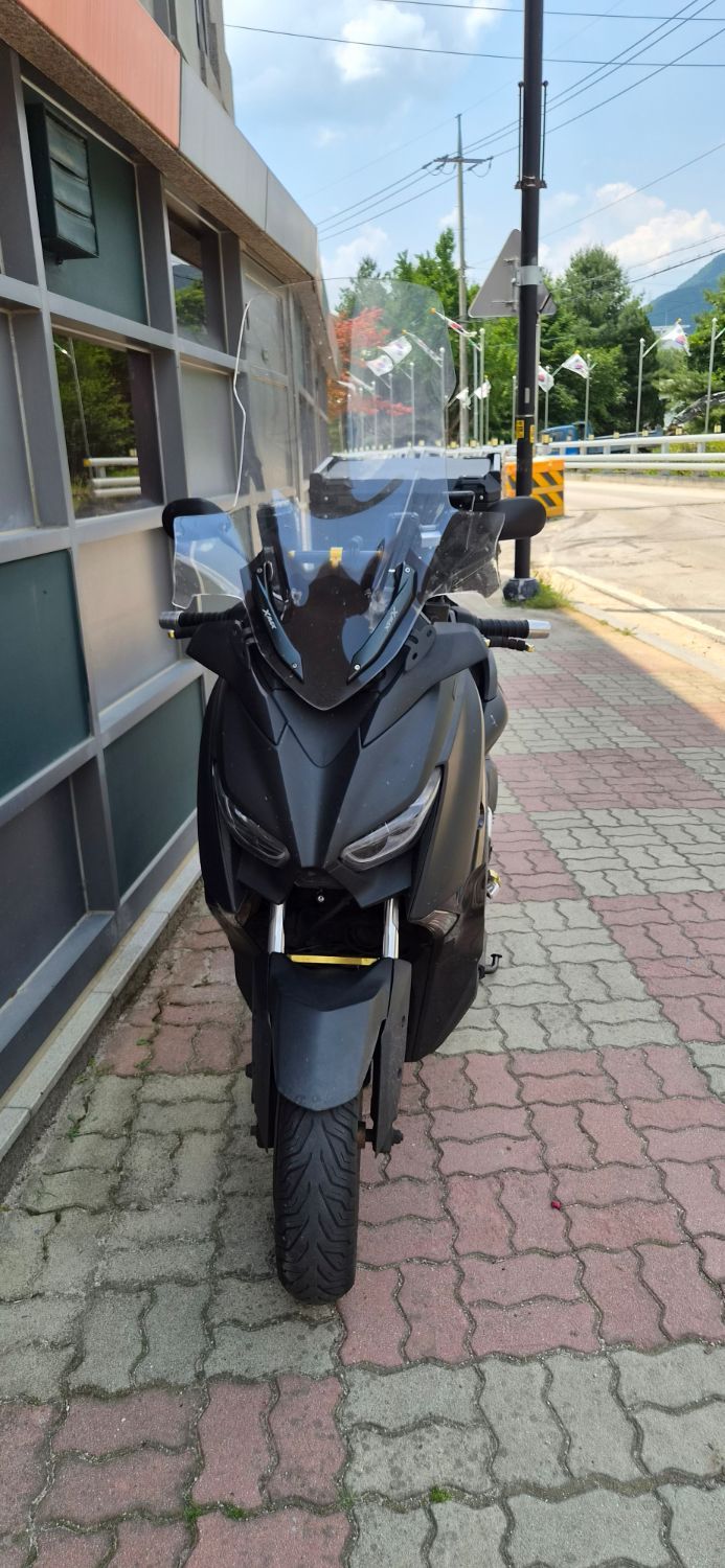 야마하 XMAX 300 ABS main