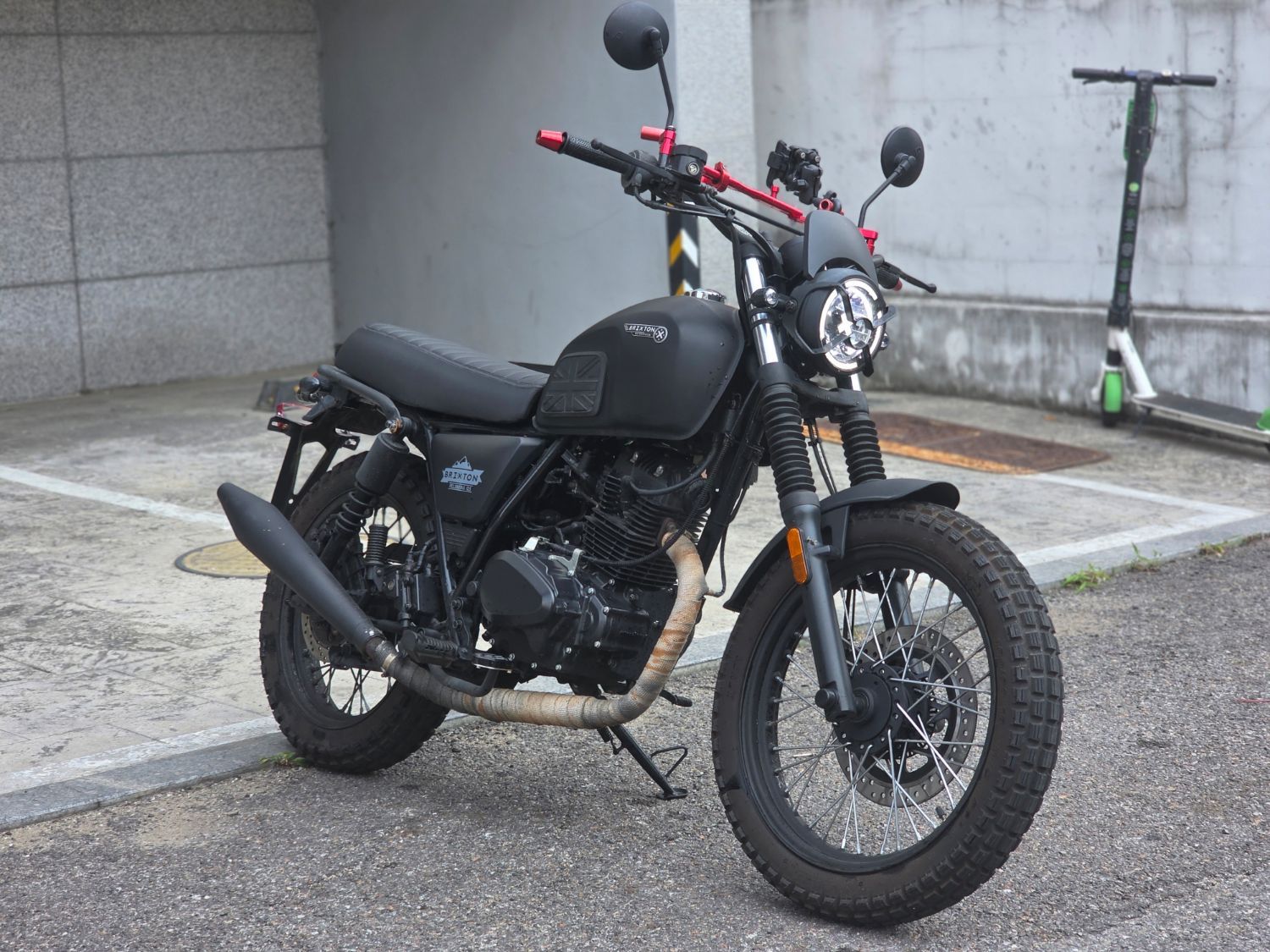 브릭스톤 펠스버그 125 ABS more