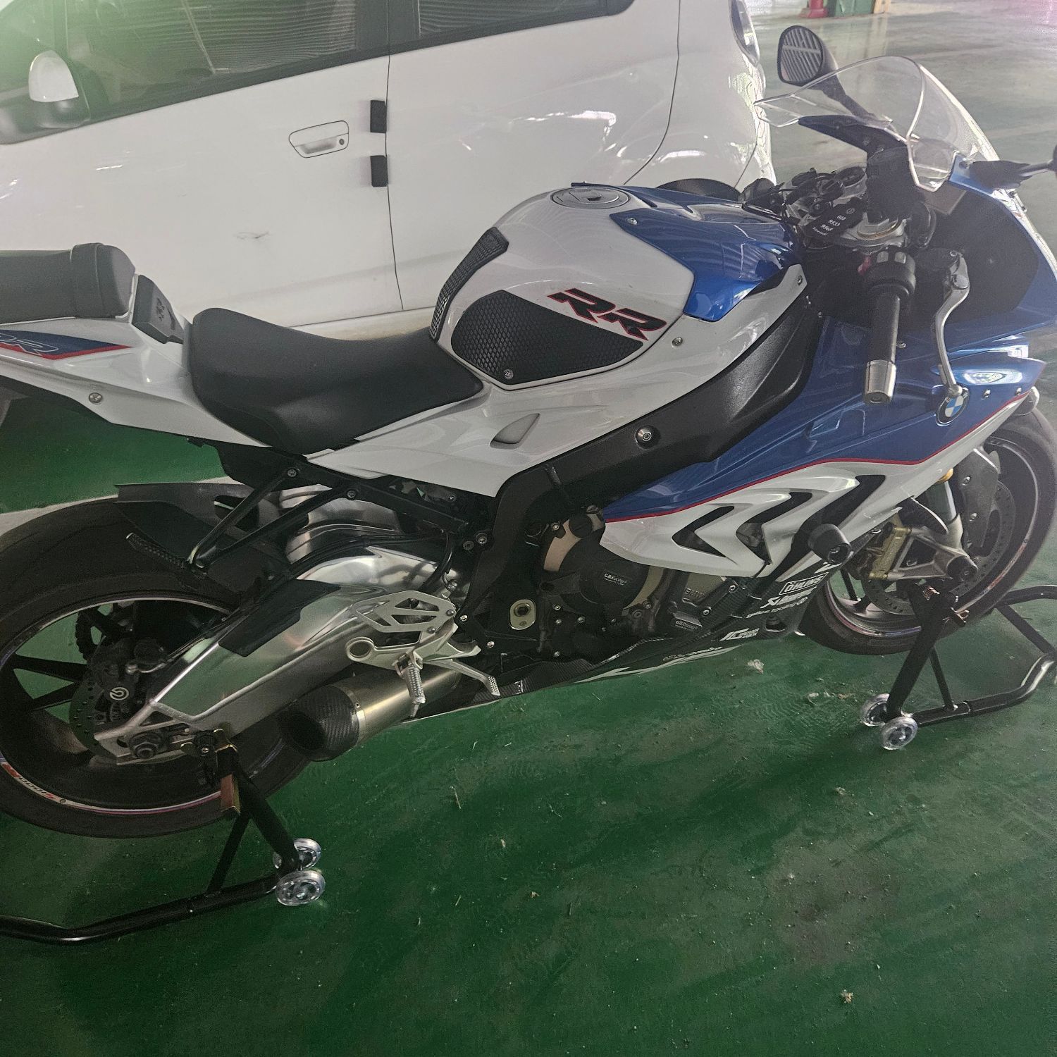 BMW S 1000 RR more