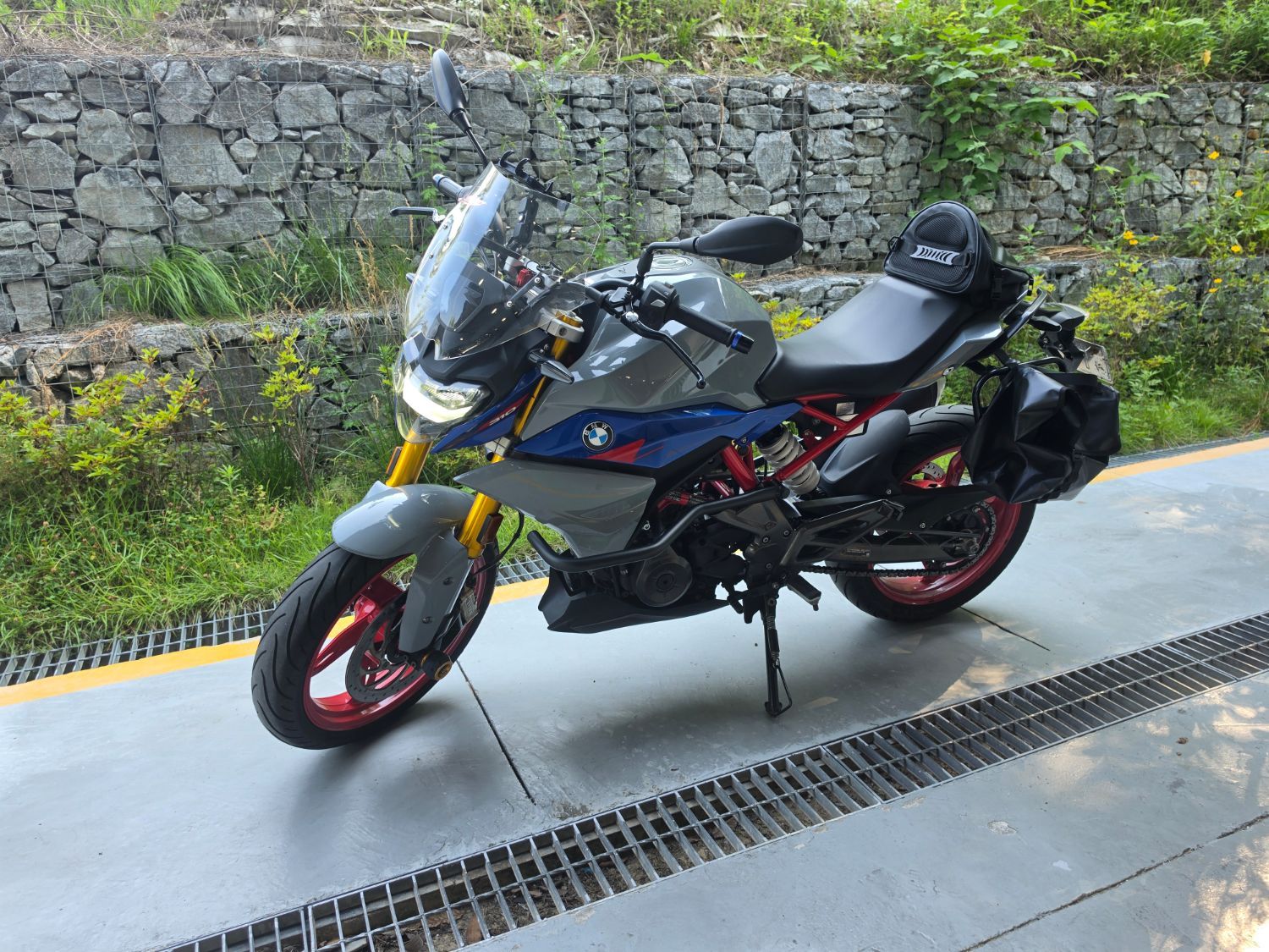 BMW G 310 R main