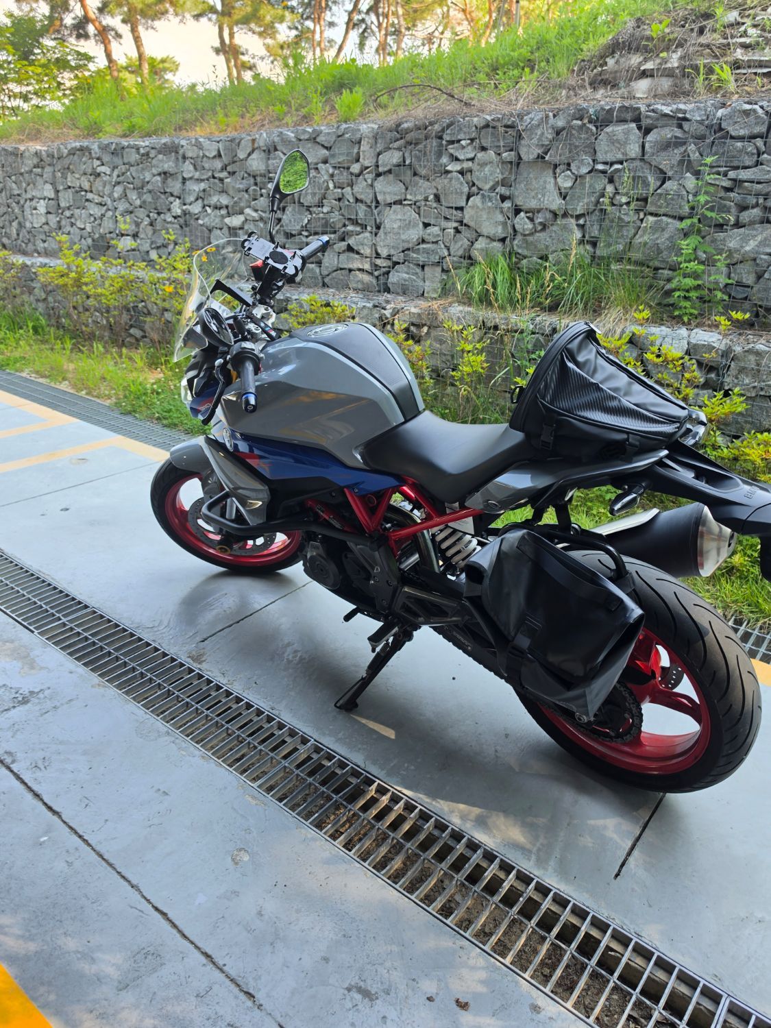 BMW G 310 R thumb 2