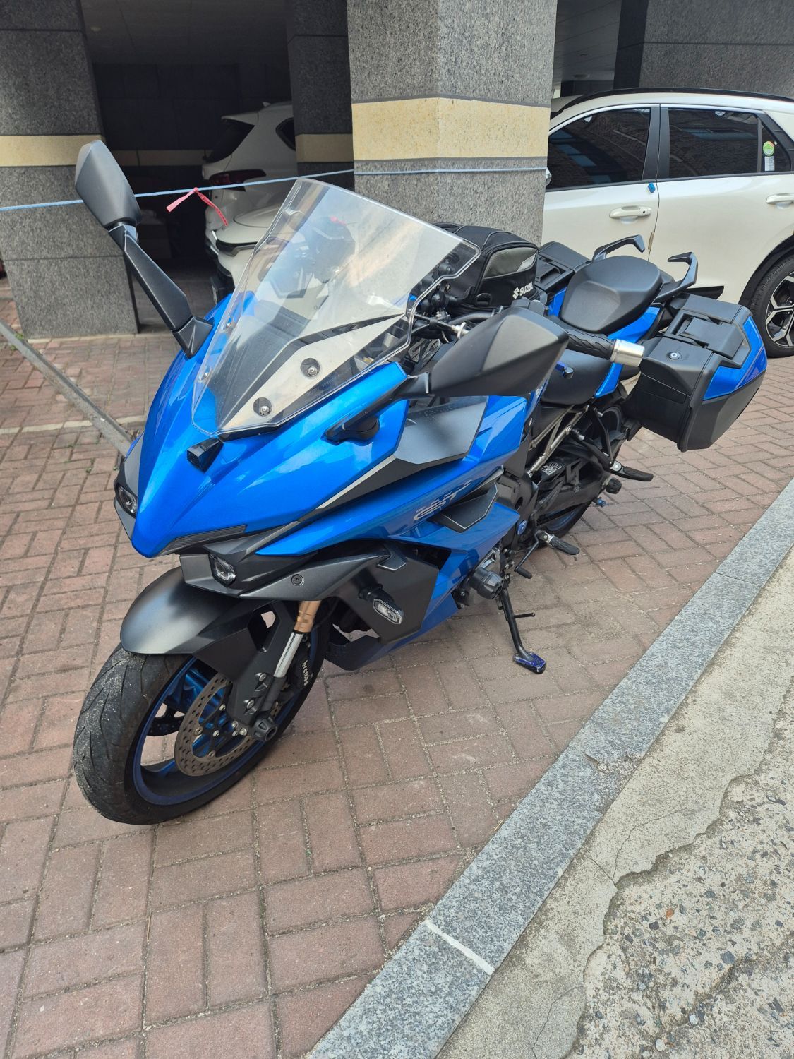 스즈키 GSX S 1000 GT main