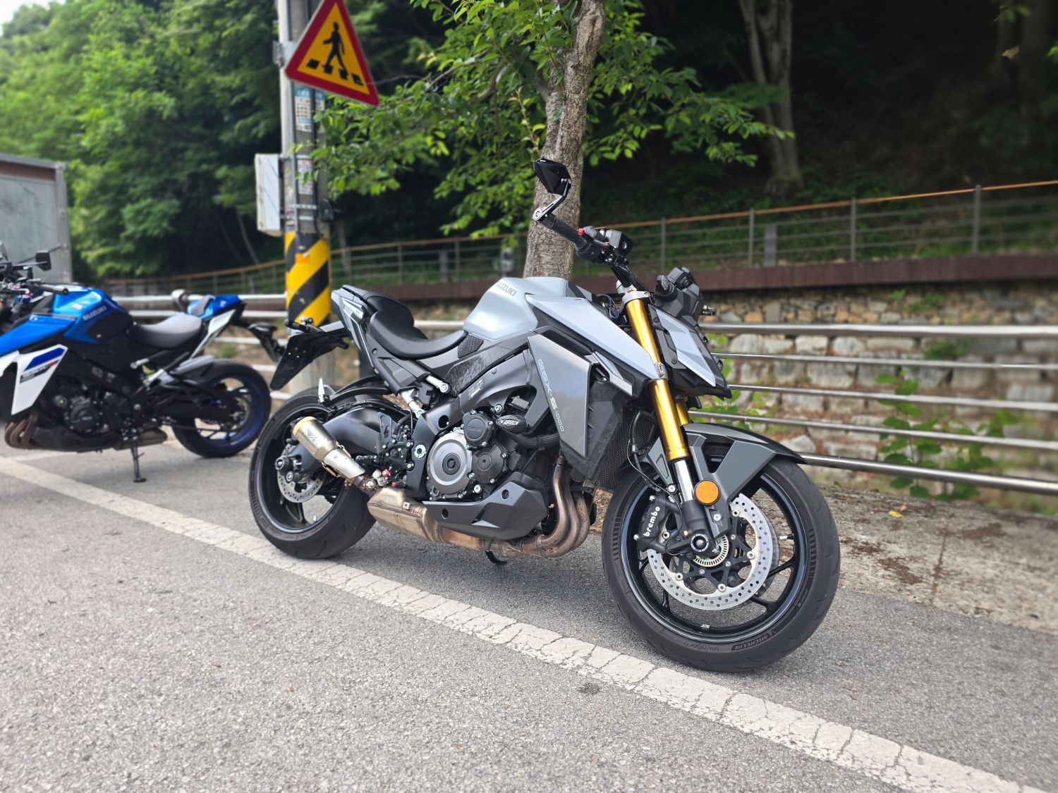 스즈키 GSX S 1000 main