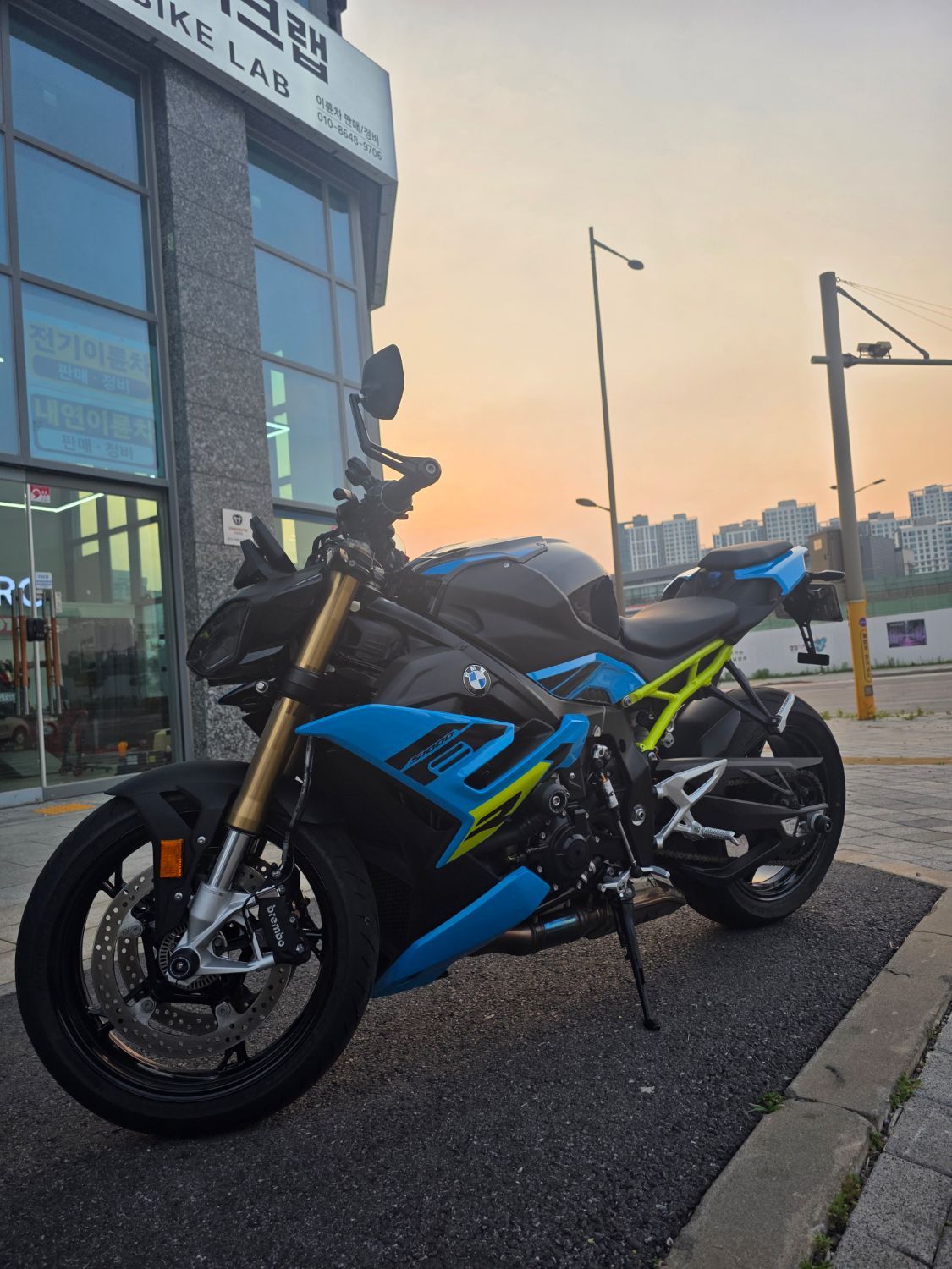 BMW S 1000 R more