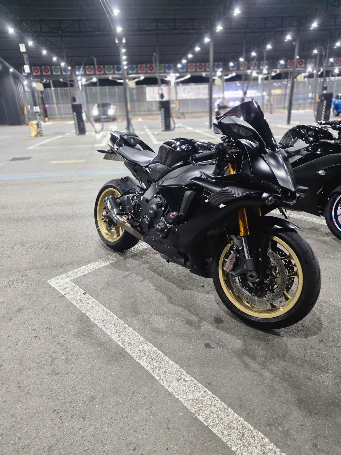 야마하 YZF R1 thumb 2