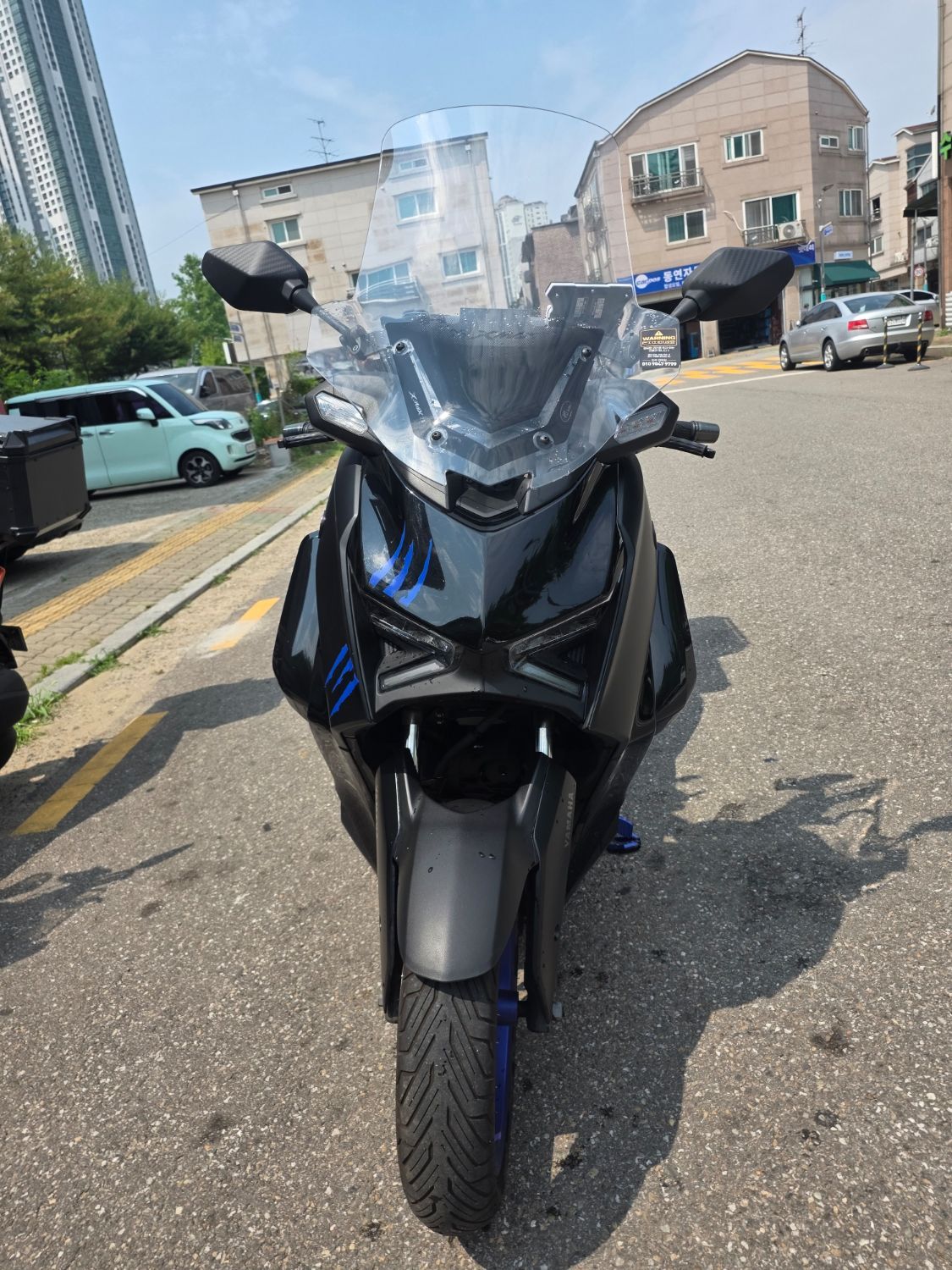 야마하 XMAX 300 ABS main