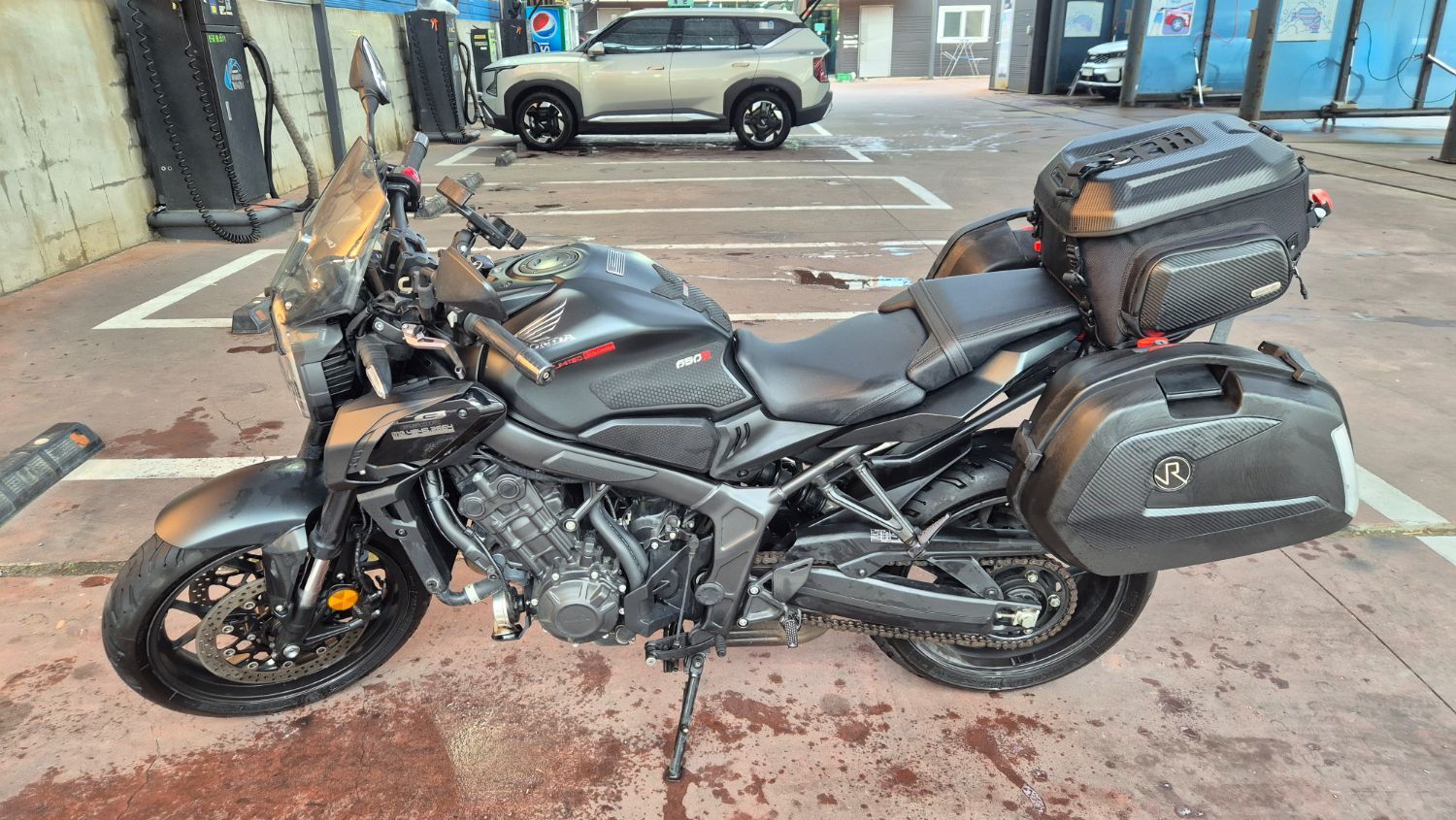 혼다 CB 650 R main