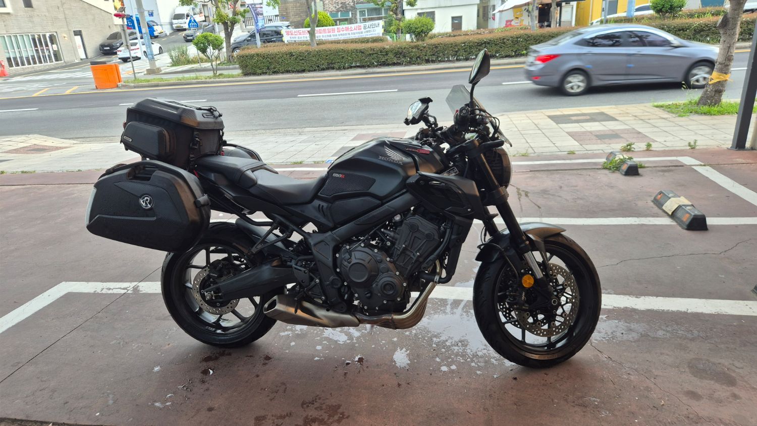 혼다 CB 650 R more