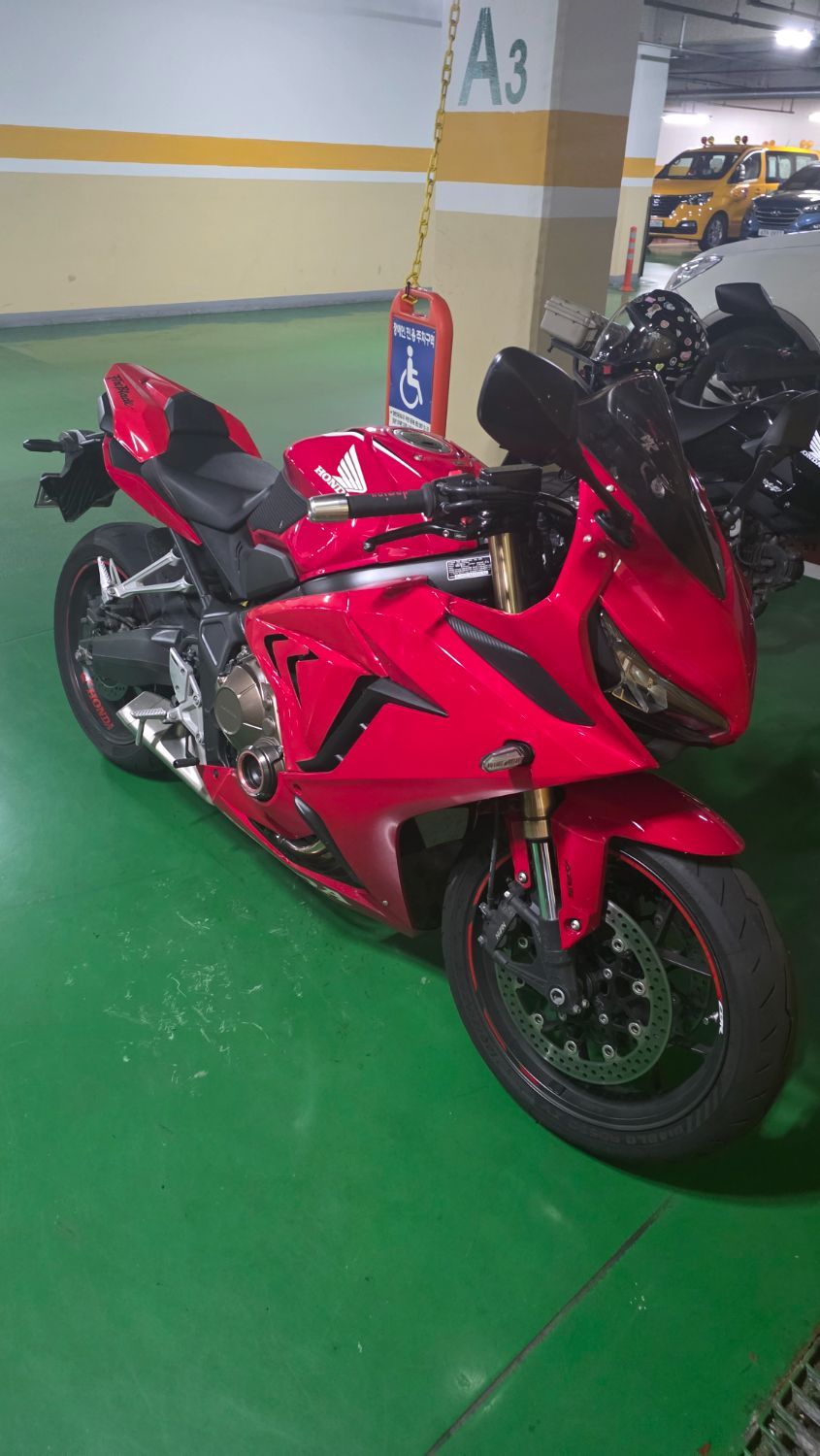 혼다 CBR 650 R MT thumb 2