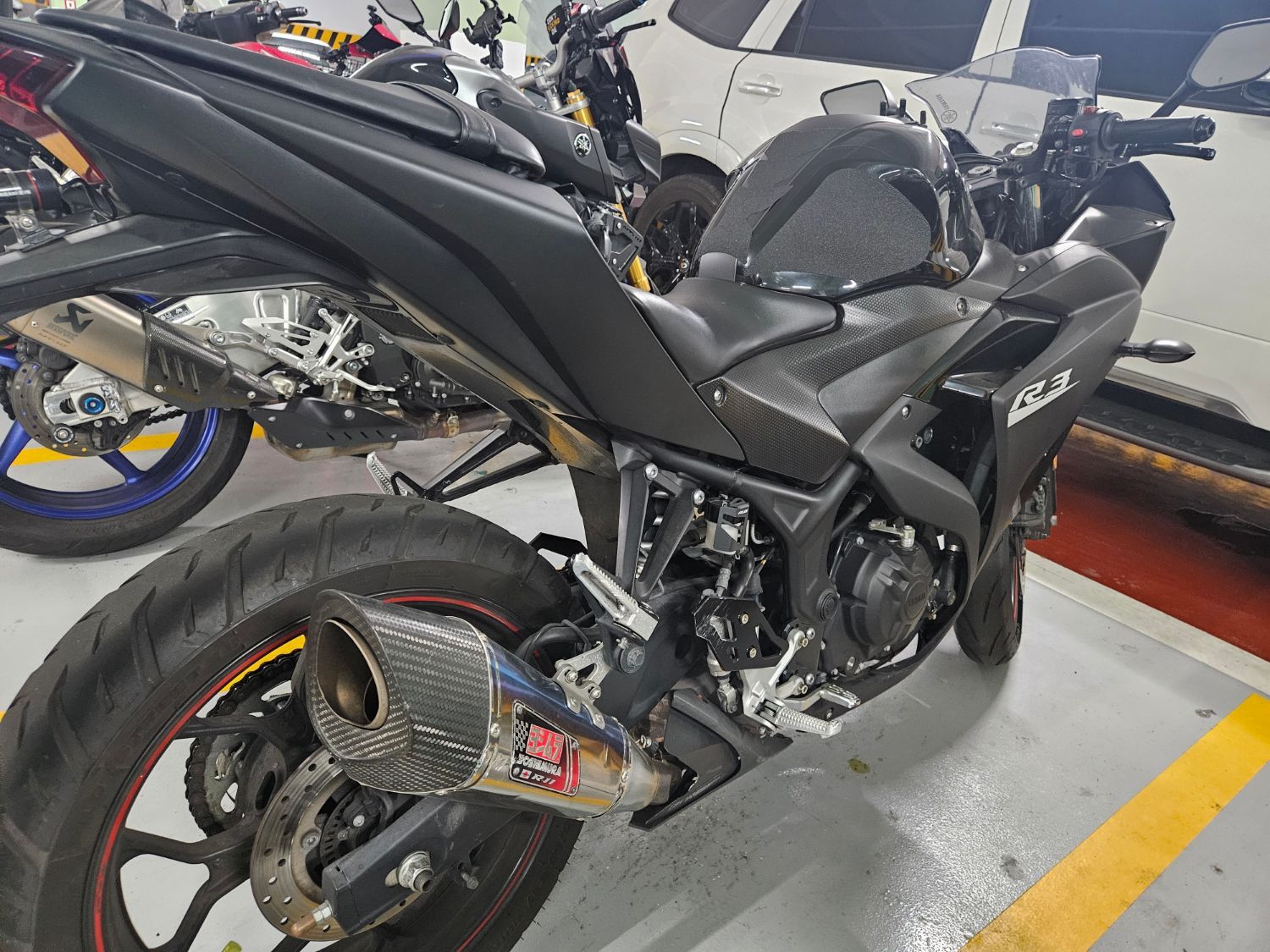 야마하 YZF R3 thumb 2