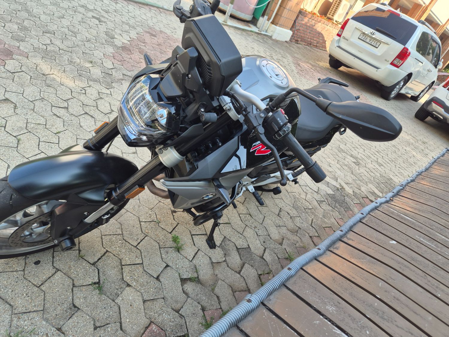 BMW F 900 R more
