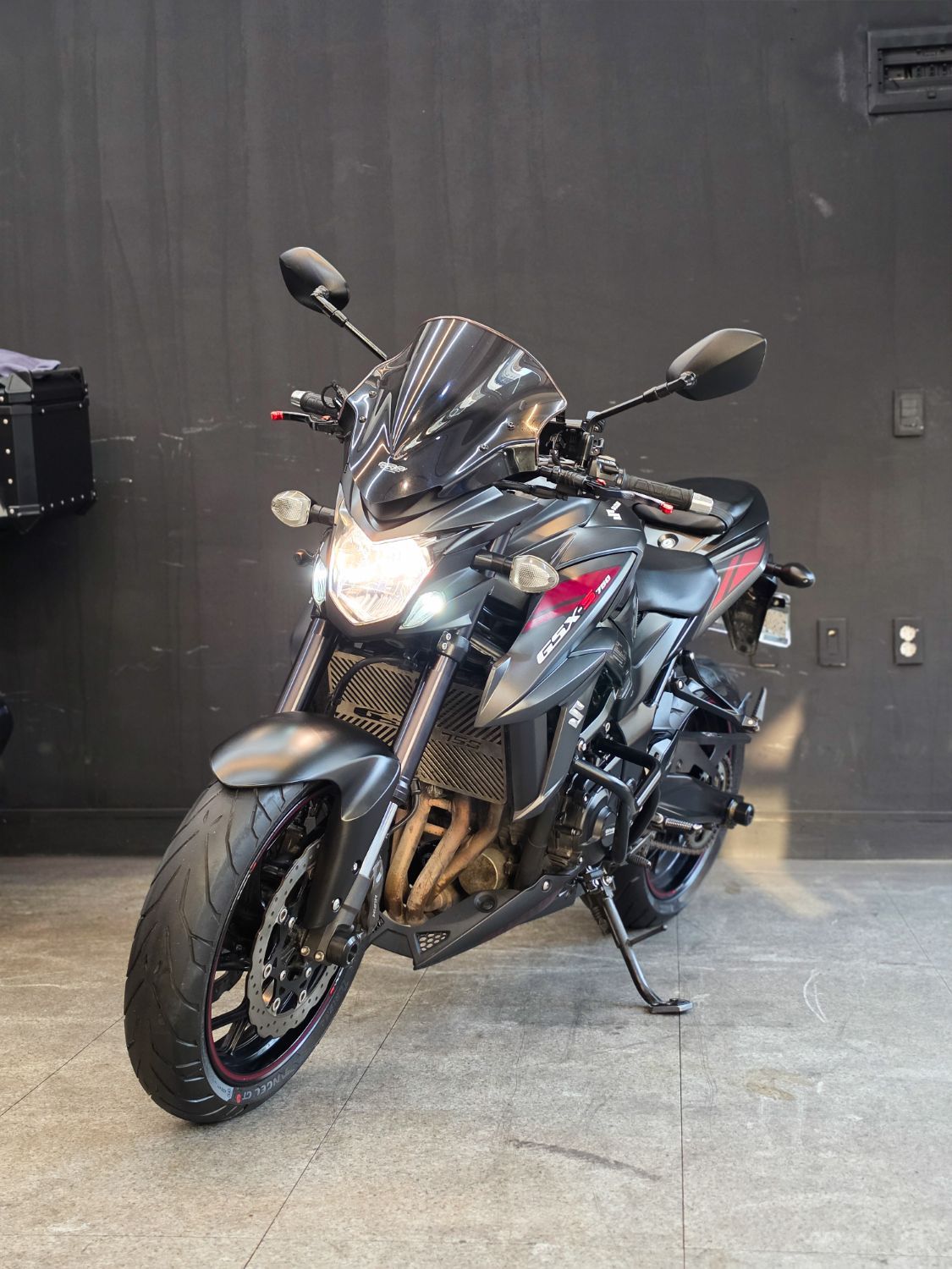 스즈키 GSX S 750 more